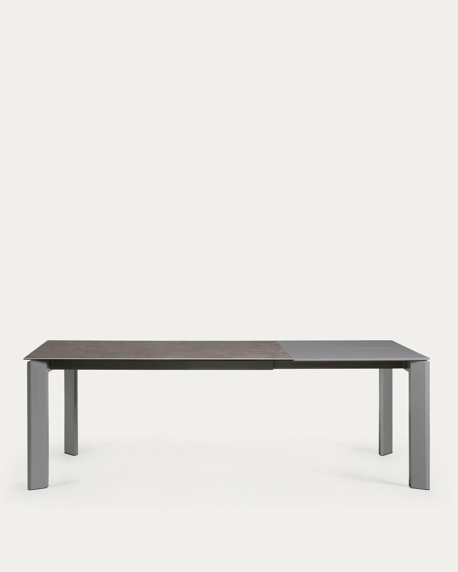 Eleganter Esstisch mit Vulcano Ceniza Feinsteinzeugplatte, anthrazit Stahlbeinen, ausziehbar von 160 auf 220 cm, modern und stilvoll.