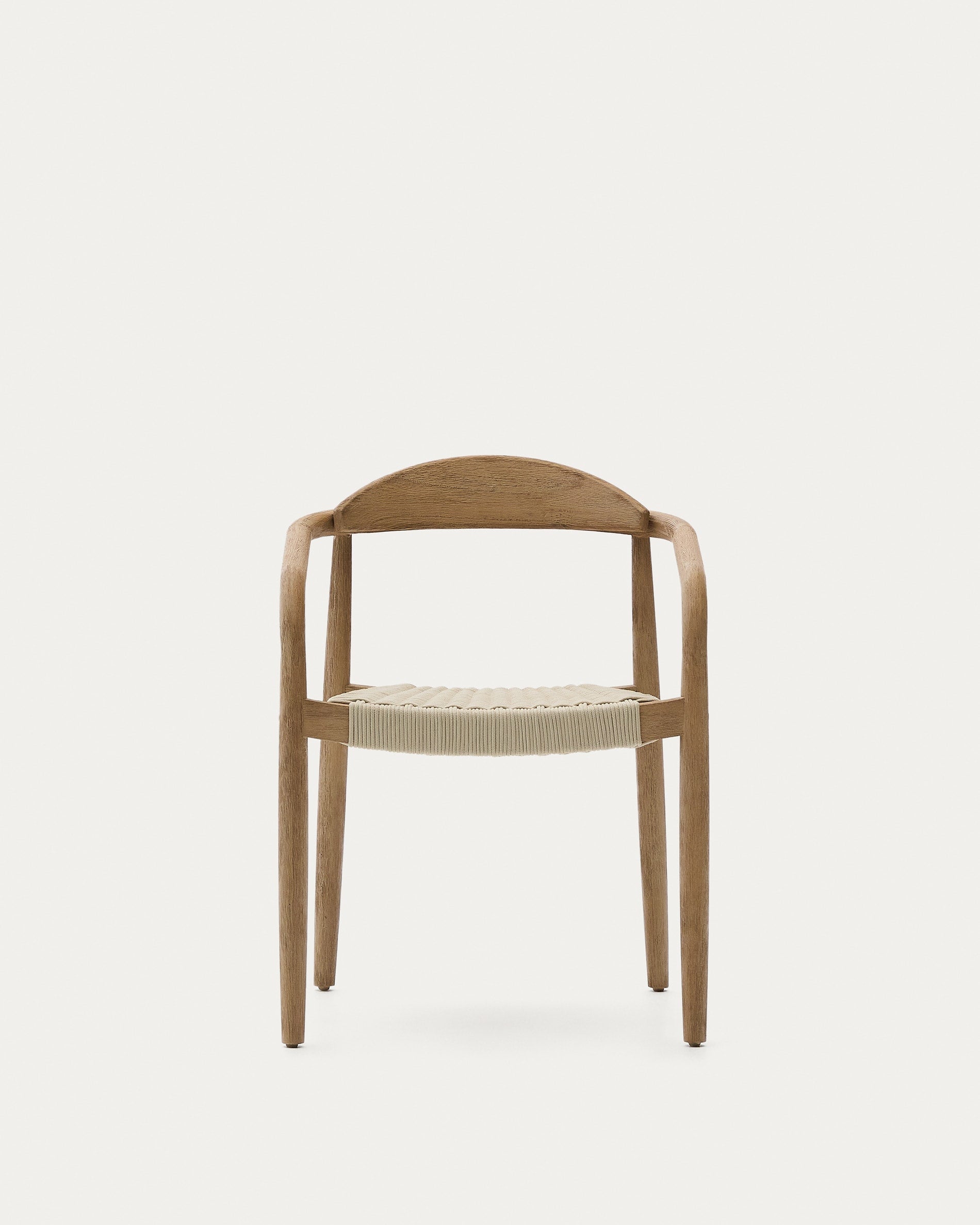 Stapelstuhl Nina aus FSC-Akazienholz und écrufarbenem Seil, perfekt für nachhaltige und elegante Wohnräume.