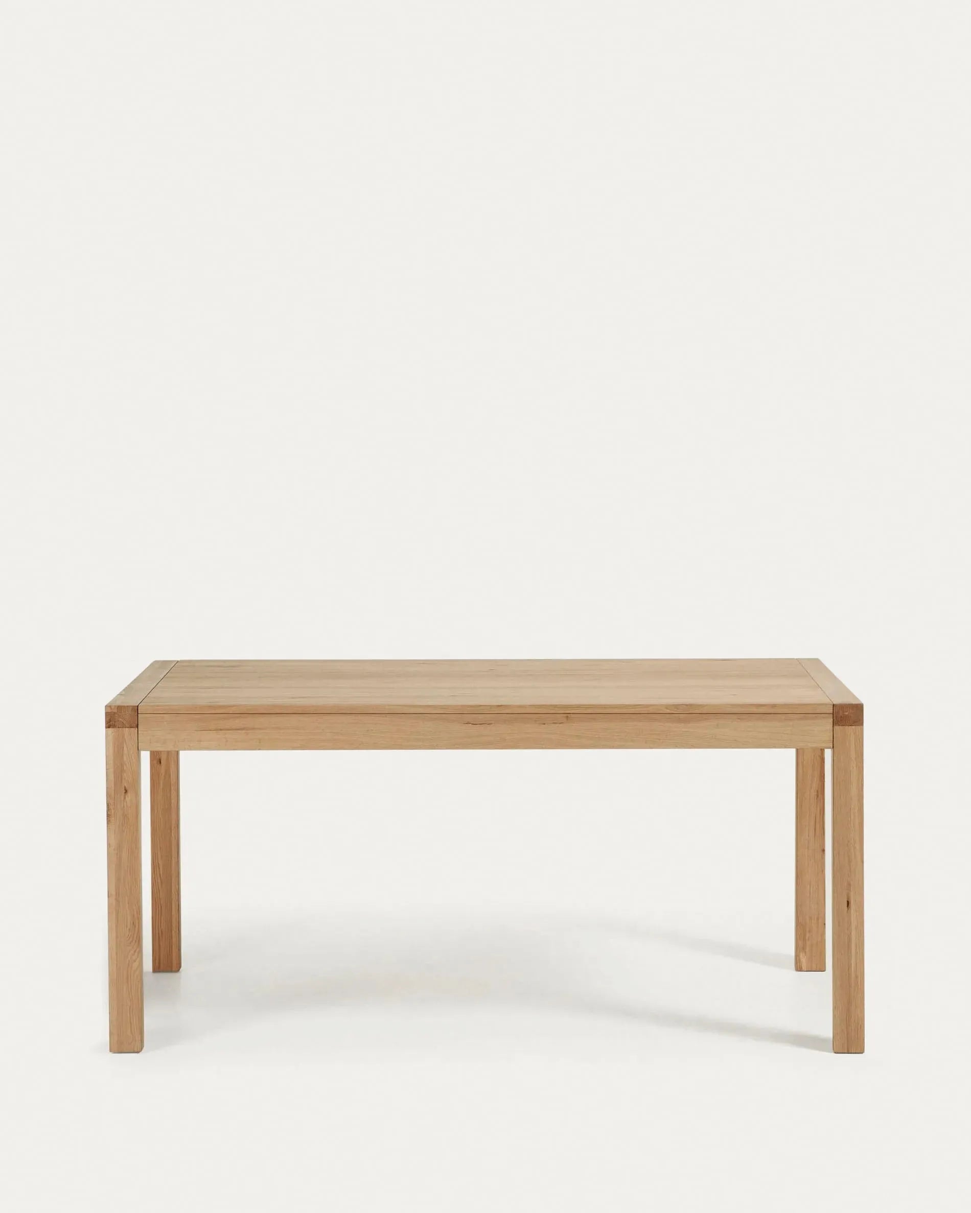 Moderner Briva Ausziehtisch aus Eichenfurnier, natürlich veredelt, 180-230x90 cm, perfekt für elegante Wohnräume.