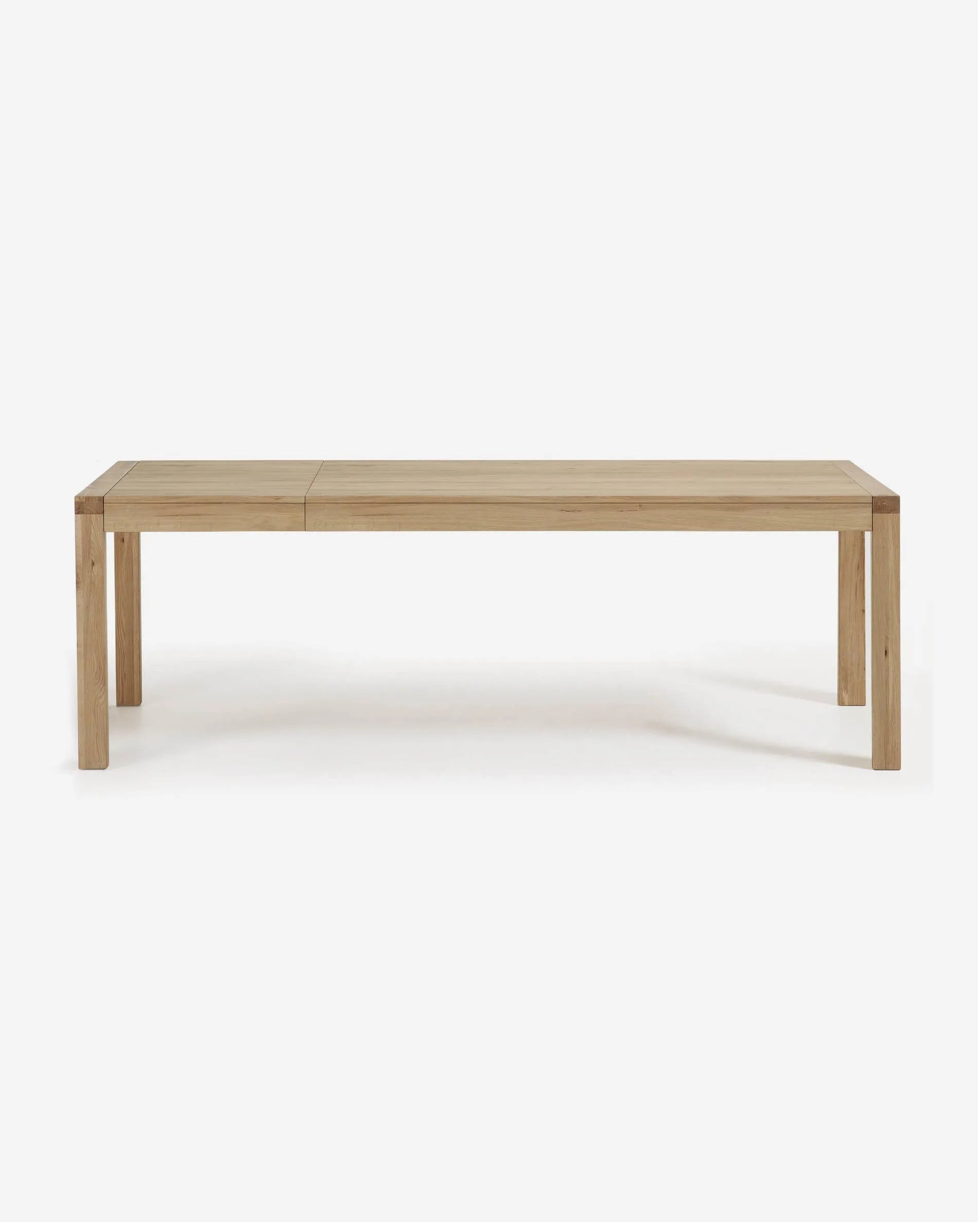 Eleganter Briva Tisch: Eichenfurnier, ausziehbar 200-280 cm, stilvoll und funktional für jeden Anlass.