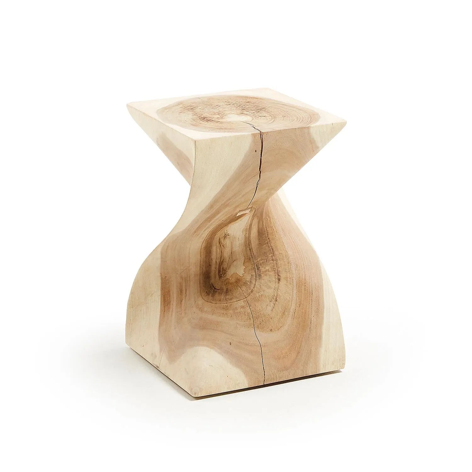 Kompakter Hakon Beistelltisch (30x30 cm) aus nachhaltigem Regenbaum-Holz, ideal für moderne und rustikale Wohnstile.
