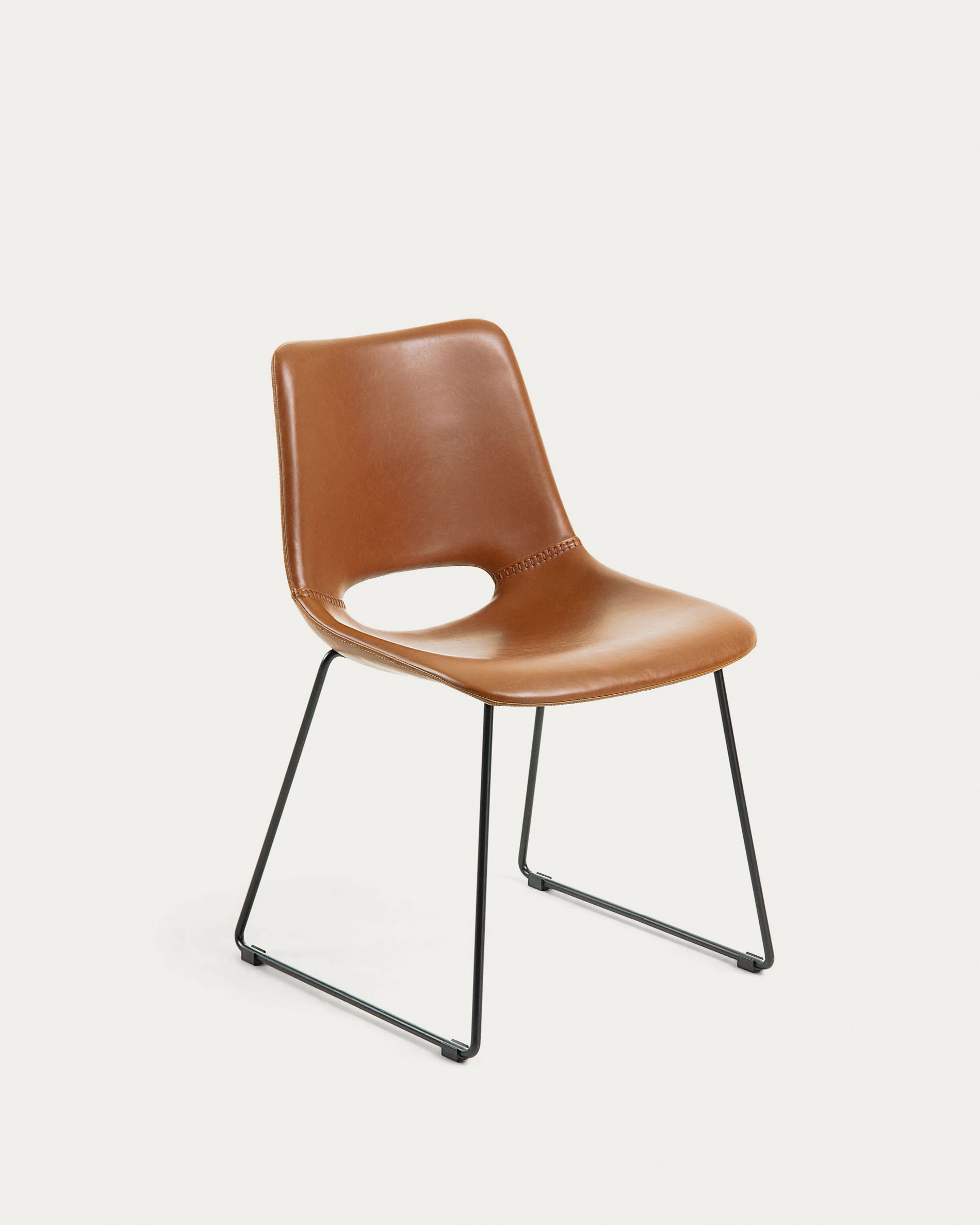 3D-Modell: Zahara Stuhl, braunes Kunstleder, schwarze Stahlbeine, elegant für Esszimmer und Büros, AR-kompatibel.