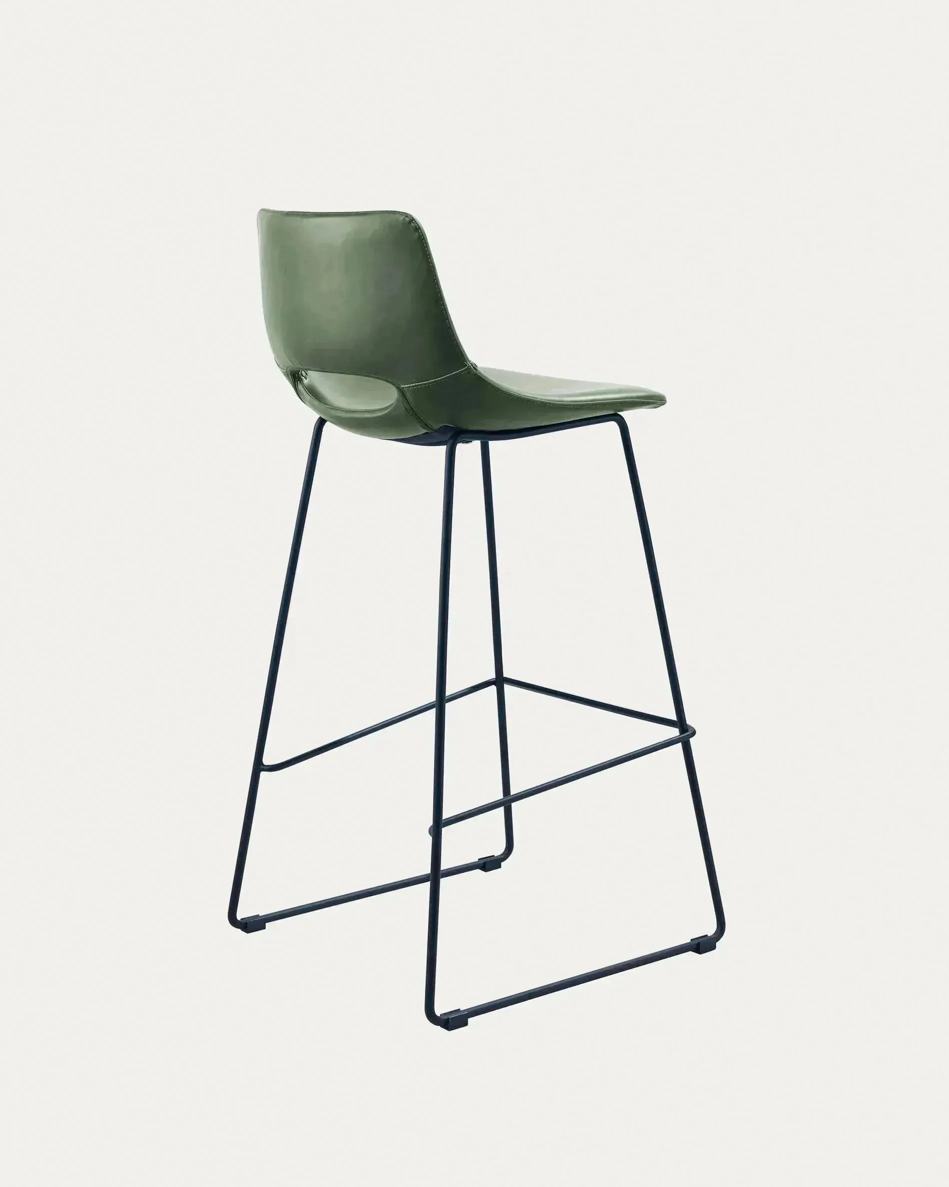 Eleganter Zahara Barhocker mit grünem Kunstlederbezug, schwarzem Stahlgestell und 76 cm Sitzhöhe, ideal für moderne Einrichtungen.