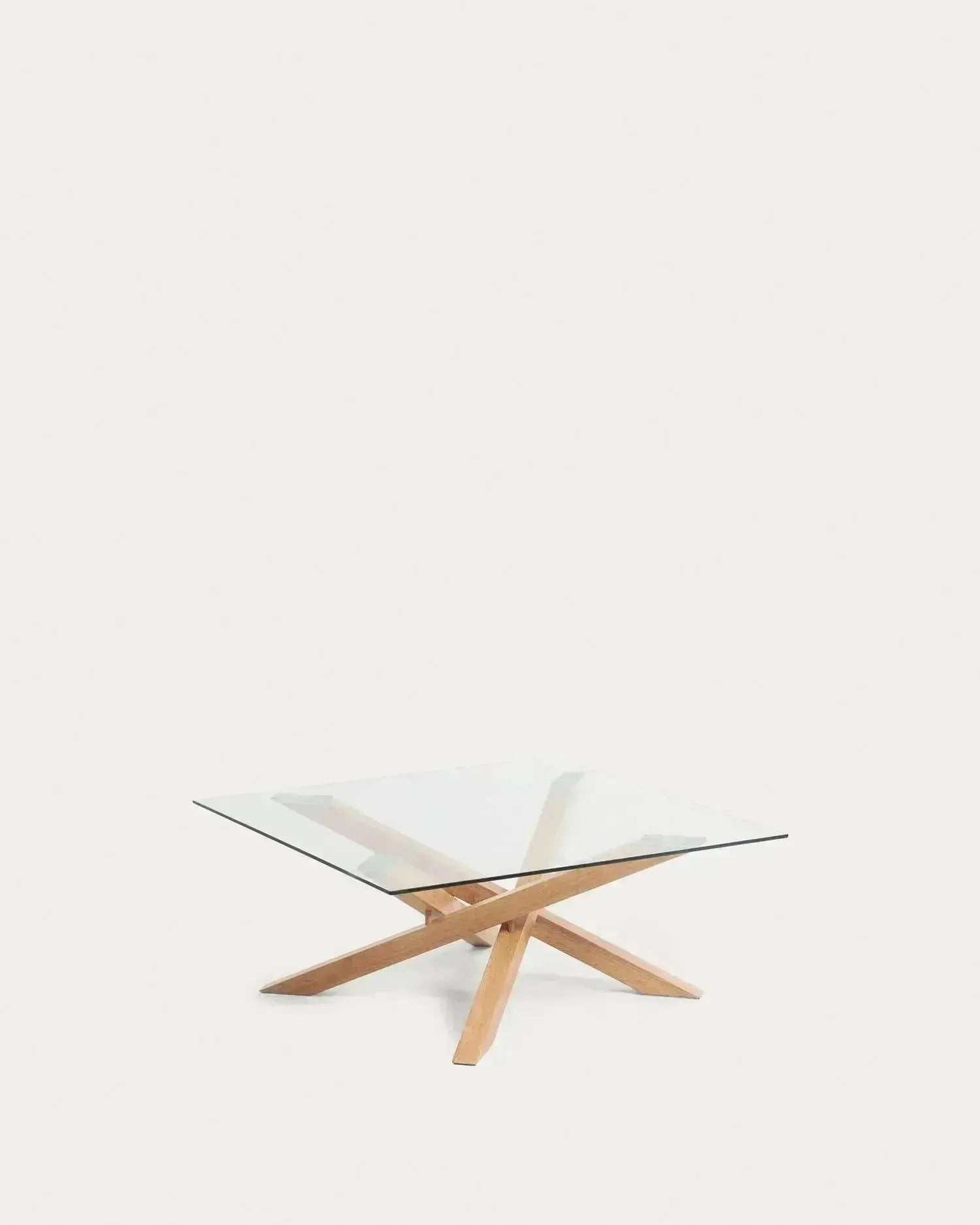 Eleganter Kamido Couchtisch 90x90 cm mit Glasplatte und Stahlbeinen in Holzoptik, modernes Design von Kave Home für stilvolle Wohnräume.