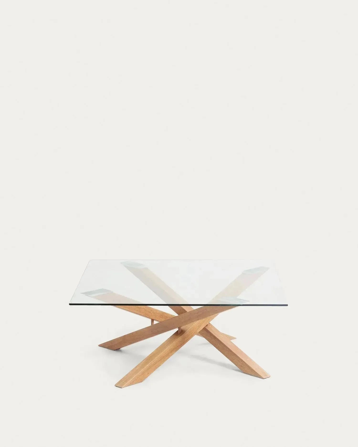 Eleganter Kamido Couchtisch 90x90 cm mit Glasplatte und Stahlbeinen in Holzoptik, modernes Design von Kave Home für stilvolle Wohnräume.