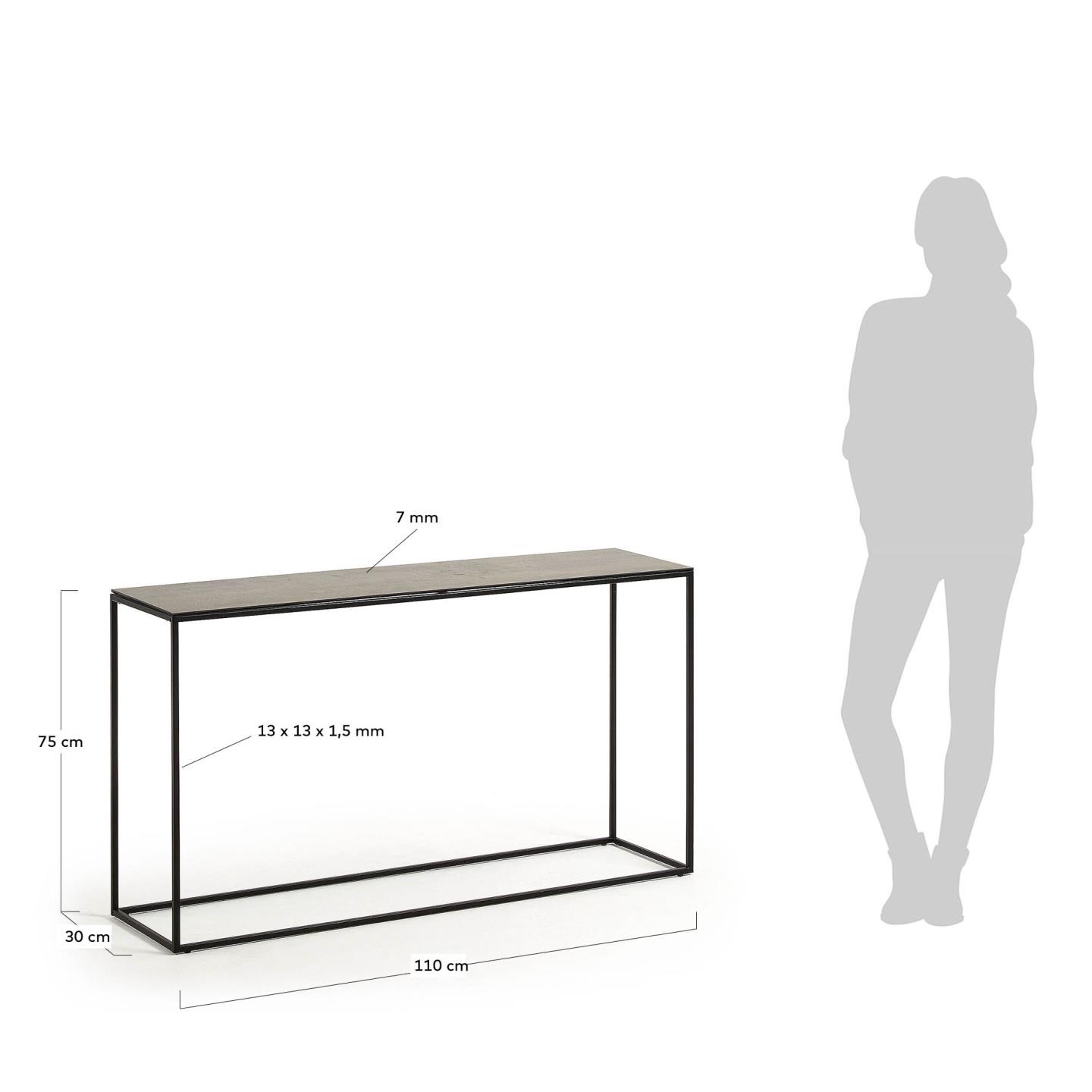 Moderner Konsolentisch von Kave Home mit langlebiger Feinsteinzeugplatte und stabilem Stahlgestell, Maße 110 x 75 cm, ideal für stilvolle Räume.