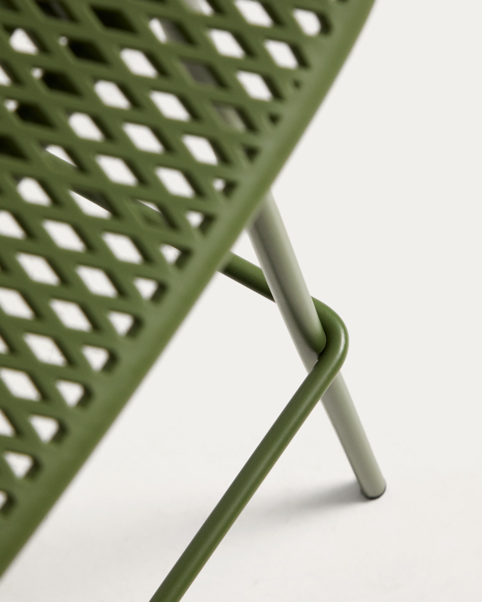 Outdoor-Hocker Quinby in Grün, 75 cm in Grün präsentiert im Onlineshop von KAQTU Design AG. Gartenstuhl ist von Kave Home