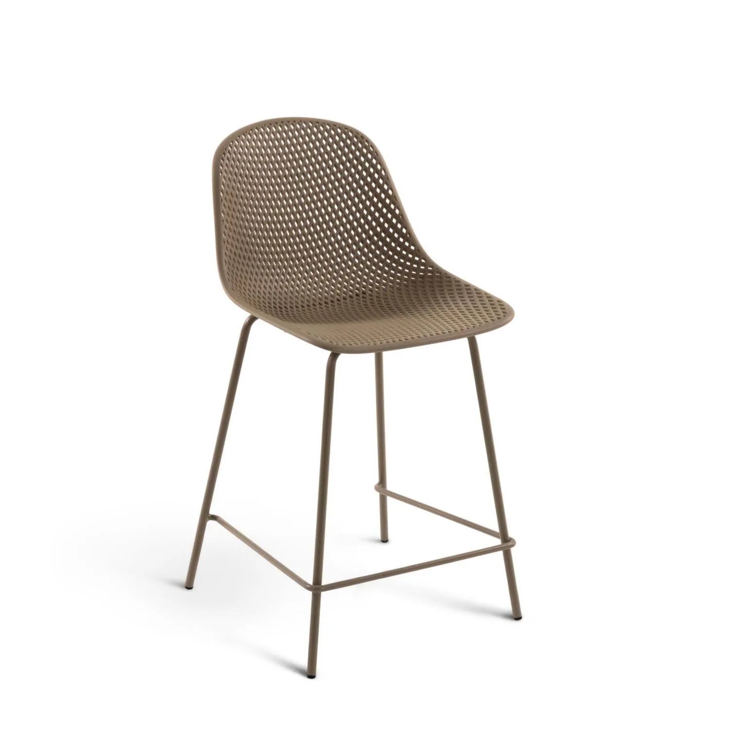 3D-Modell des stilvollen, beigen Outdoor Hockers Quinby, 65 cm hoch, aus recycelbarem Polypropylen und Stahl.