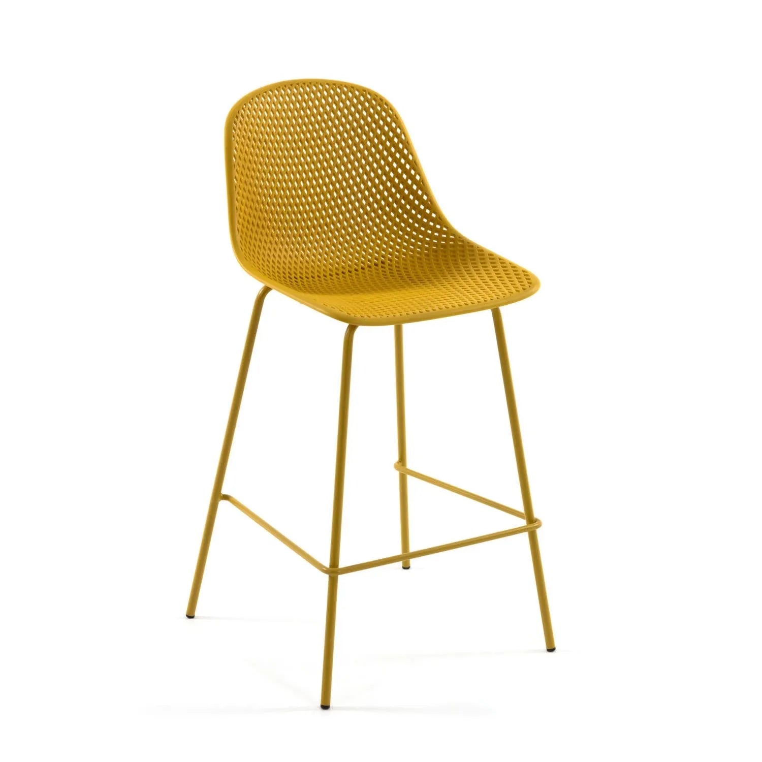 3D-Modell des gelben, wetterfesten Quinby Outdoor Hockers (75 cm) von Kave Home, ideal für Garten und Terrasse.