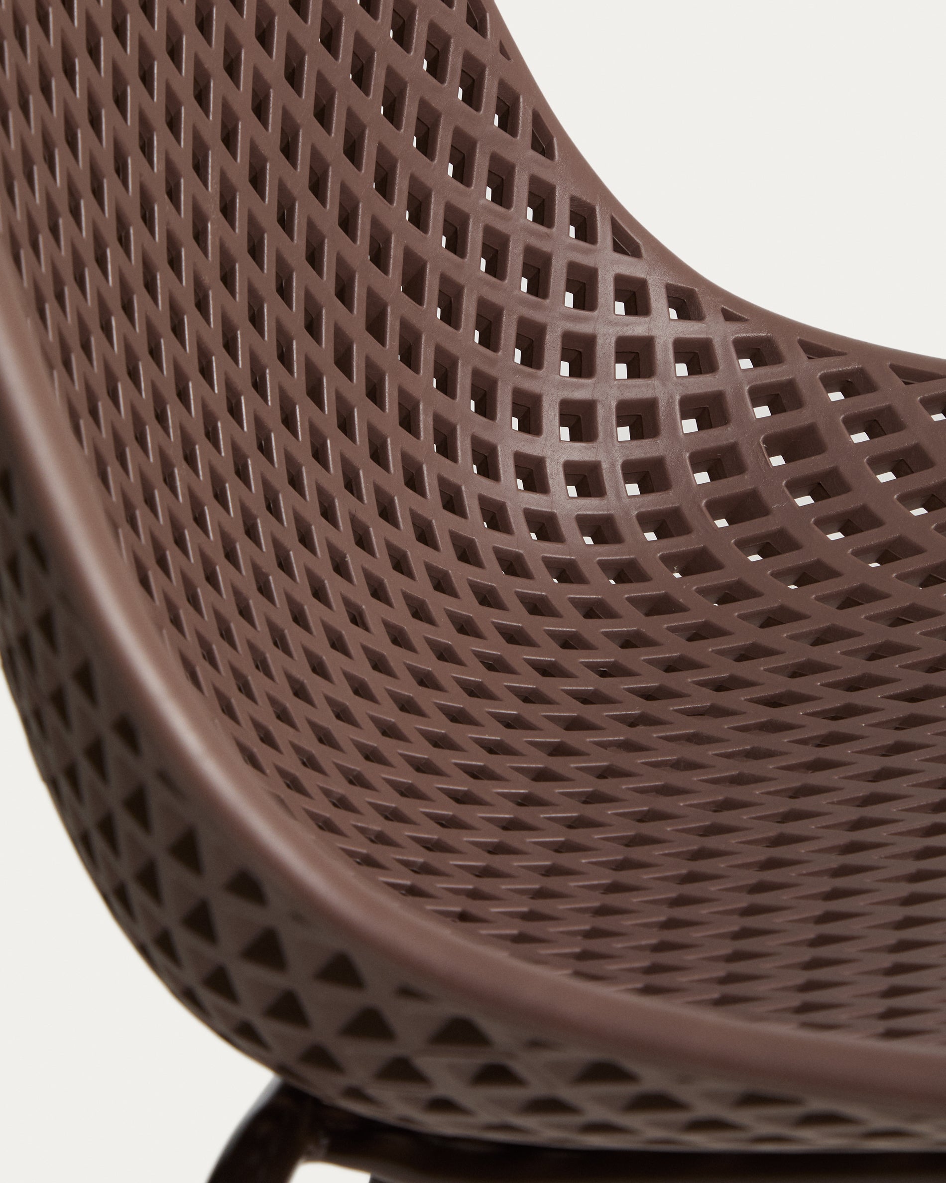 Outdoor-Stuhl Quinby in Braun in Braun präsentiert im Onlineshop von KAQTU Design AG. Gartenstuhl ist von Kave Home