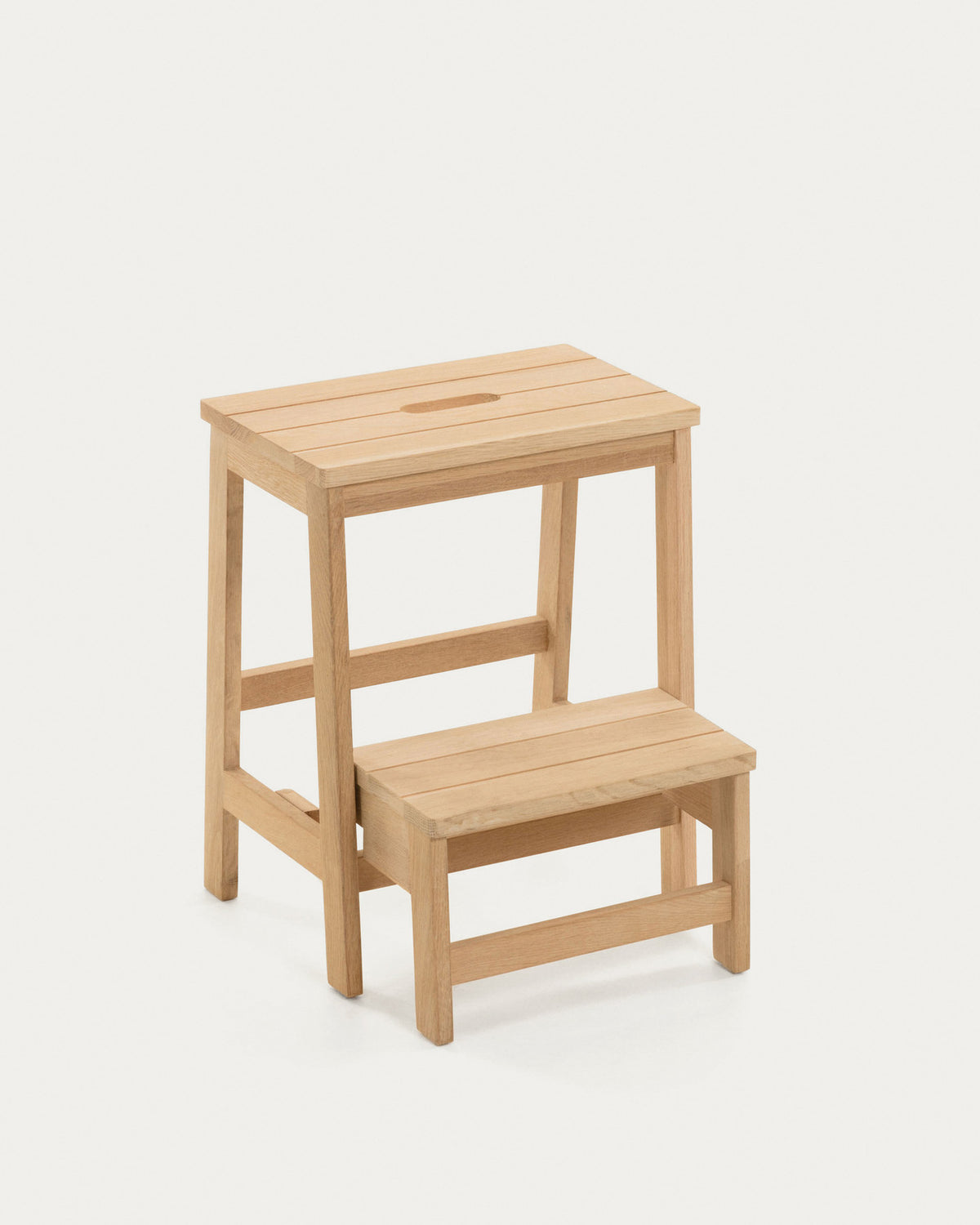 Hocker mit Leiter Nell 40 x 43 cm in Natur präsentiert im Onlineshop von KAQTU Design AG. Hocker ist von Kave Home