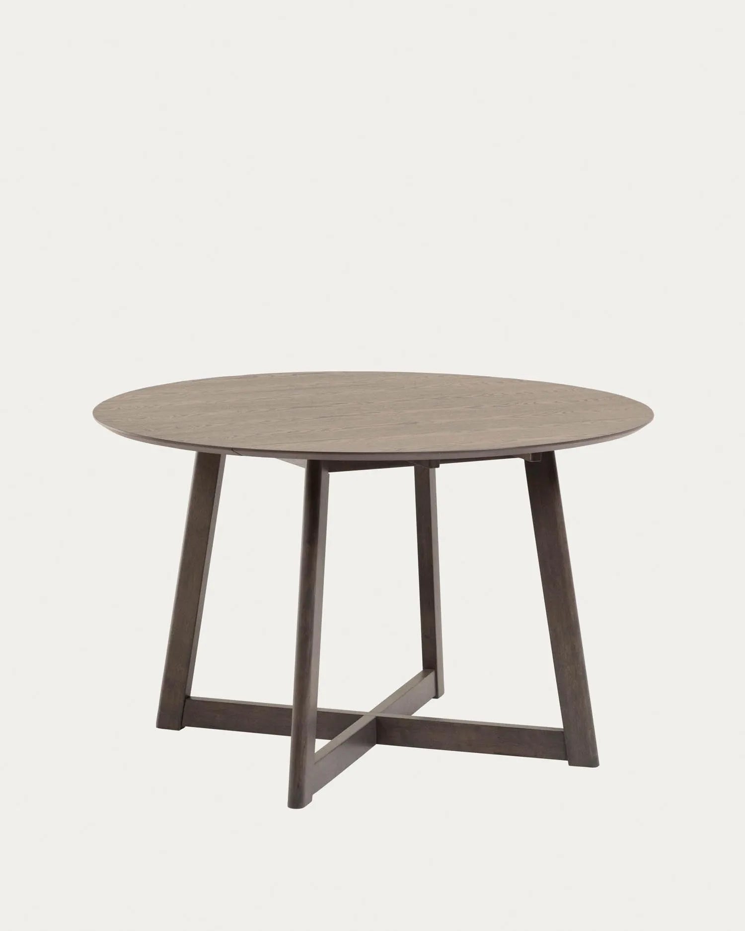 Der Maryse Tisch von Kave Home: Stilvoll, ausziehbar von 70 auf 120 cm, Eschenfurnier, Kautschukbeine, ideal für kleine Räume.