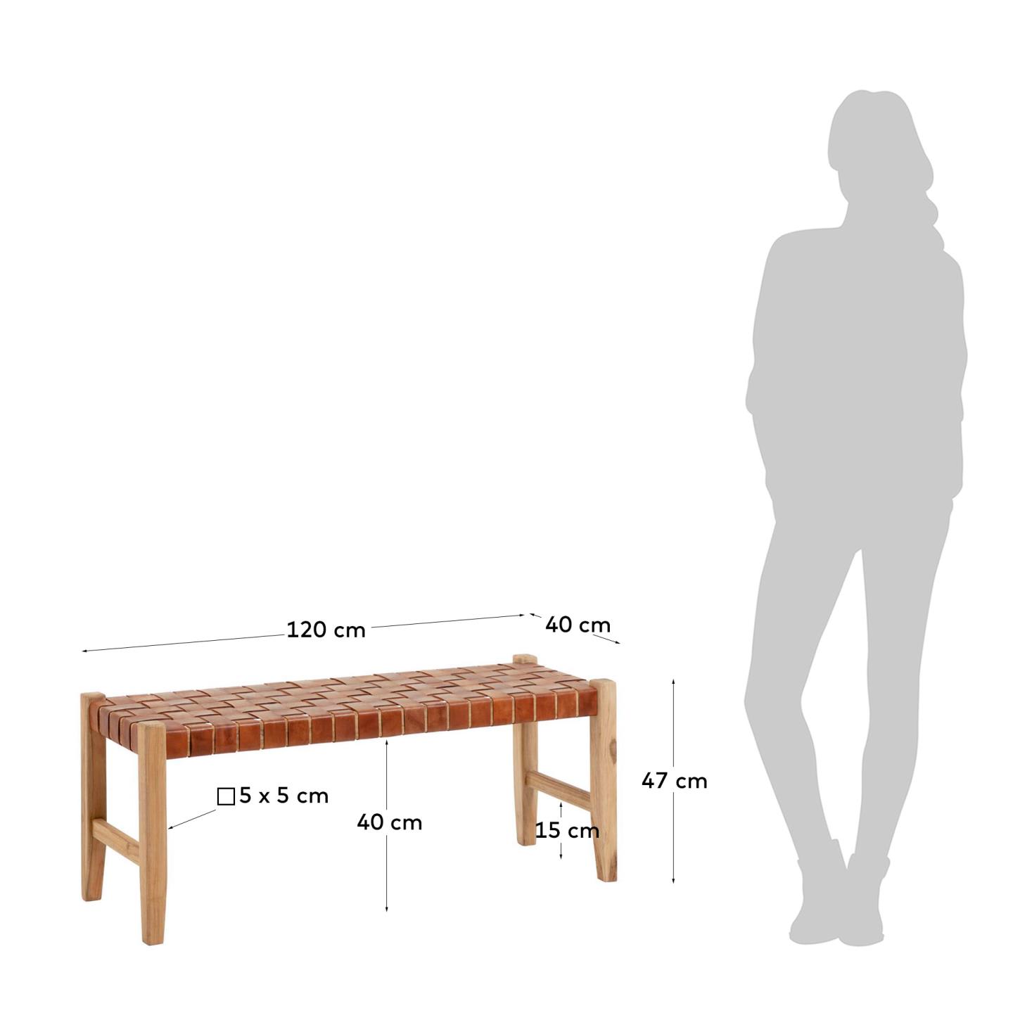 Die Calixta Bank aus massivem Teakholz (120 cm) von Kave Home vereint zeitloses Design mit natürlicher Eleganz und Langlebigkeit.