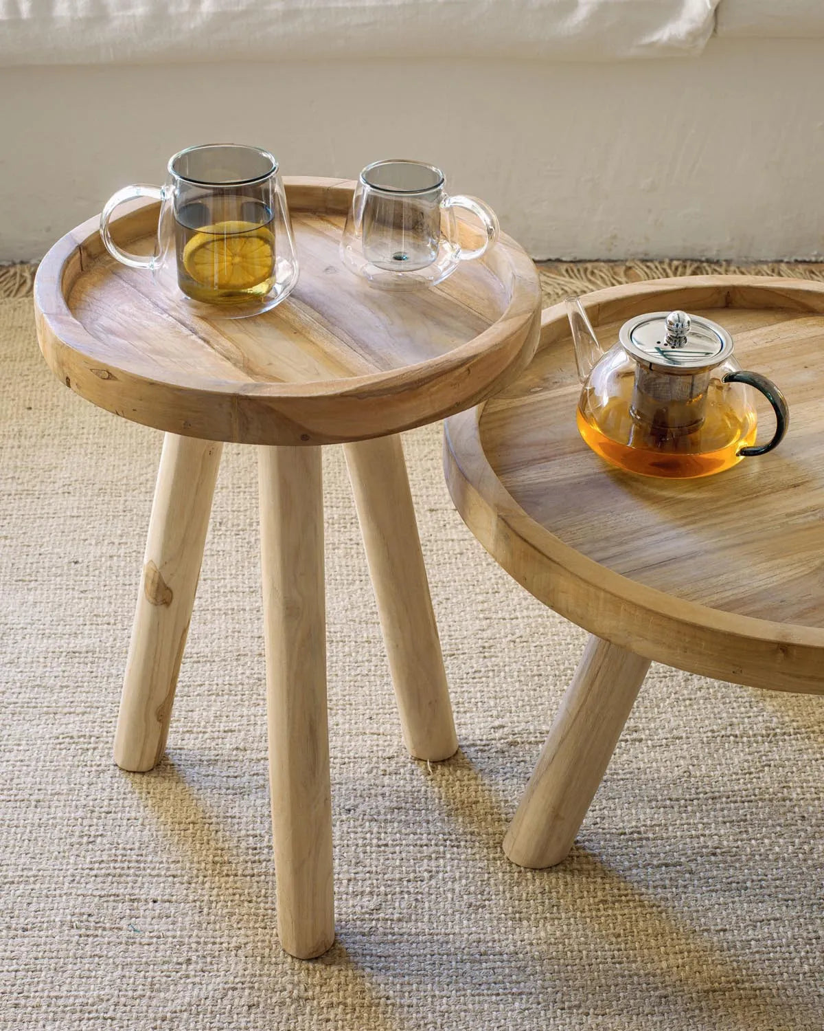Eleganter Teakholz-Beistelltisch Glenda Ø 35 cm von Kave Home.