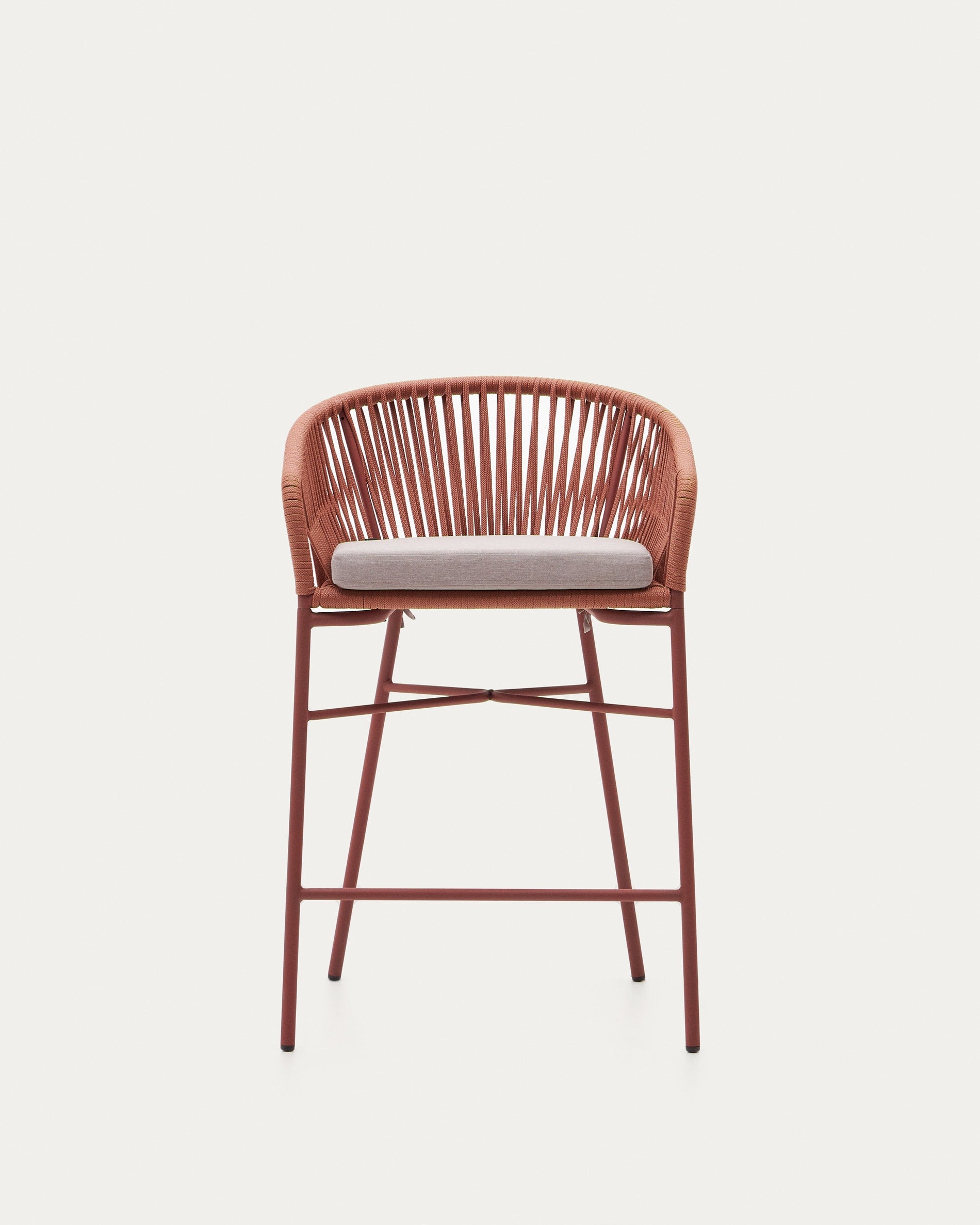Moderner stapelbarer Hocker Yanet, 65 cm hoch, mit Terrakotta-Seil, ideal für stilvolle und funktionale Einrichtung.