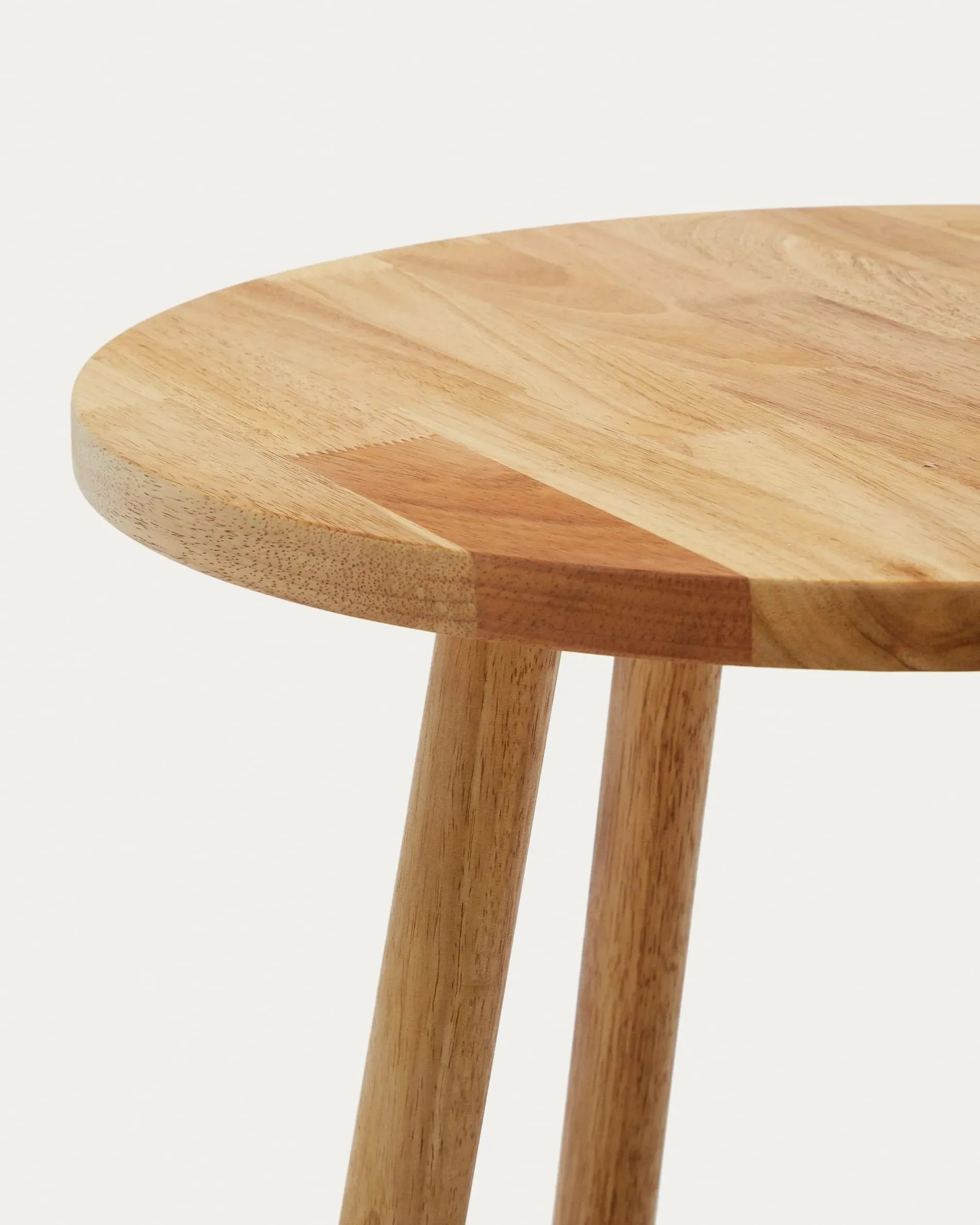 Runder Kindertisch Dilcia aus robustem Kautschukholz, Ø 55 cm, perfekt für Kinderzimmer und kreative Spiel- und Bastelstunden.