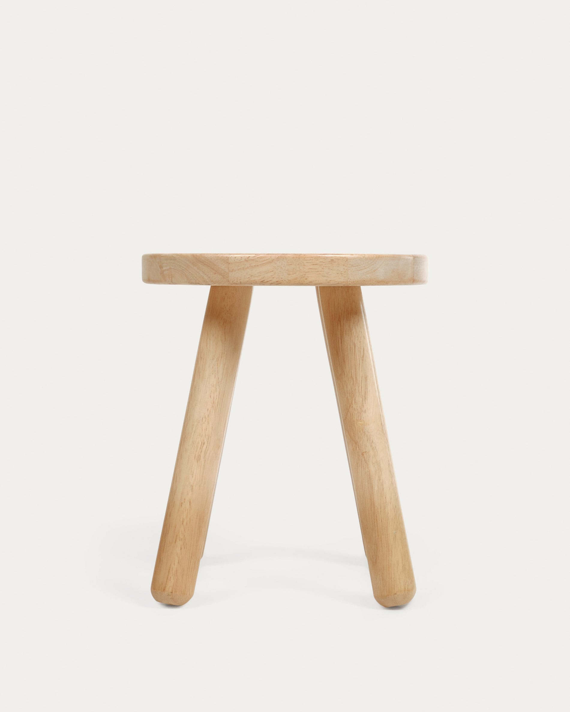 Kinderhocker Dilcia aus massivem Kautschukholz, 31 cm hoch, von Kave Home. Ideal für Kinderzimmer, robust und ästhetisch ansprechend.