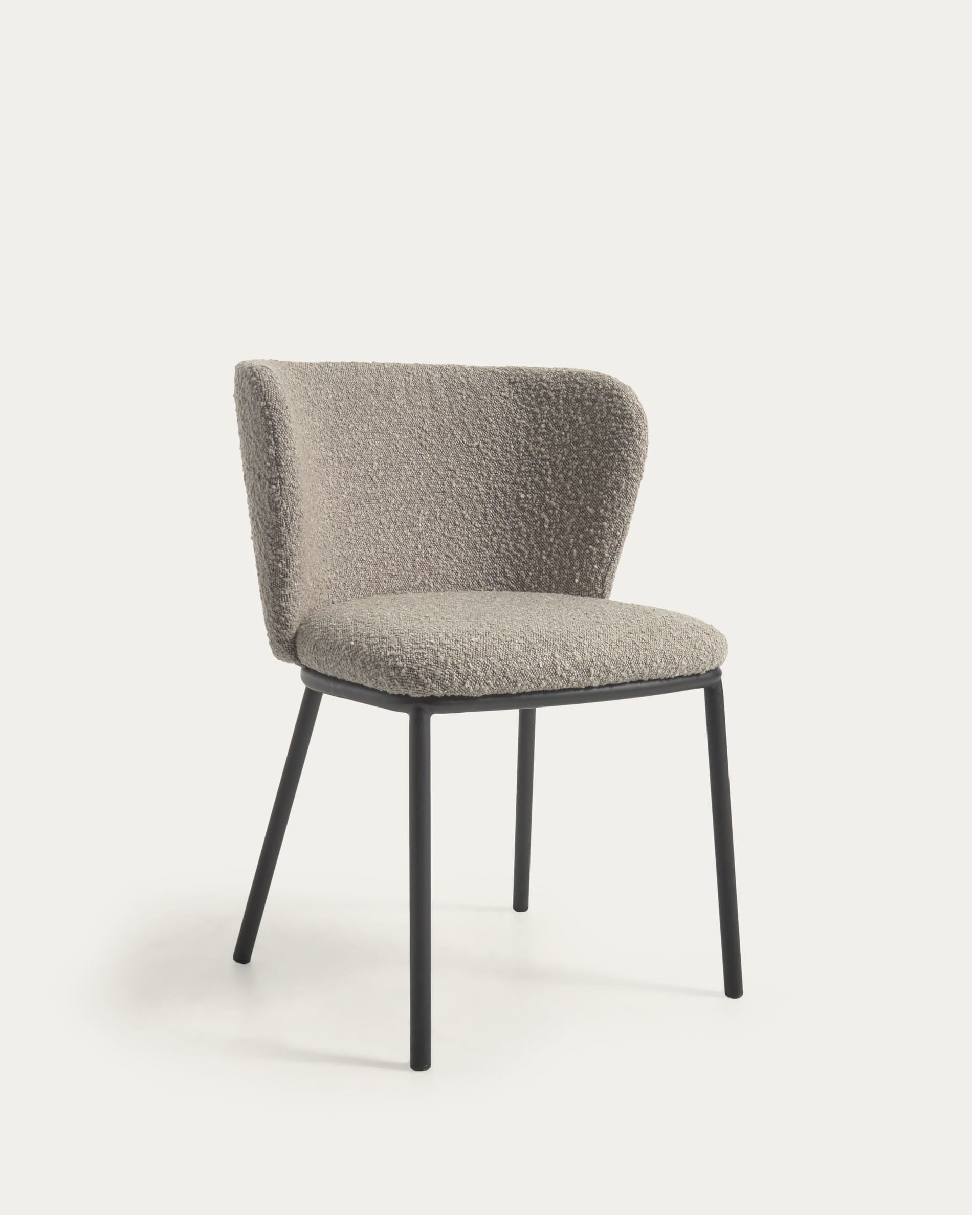 3D-Modell des Ciselia Stuhls: hellgraues Bouclé, schwarze Stahlbeine, modernes Design, komfortabel, pflegeleicht.