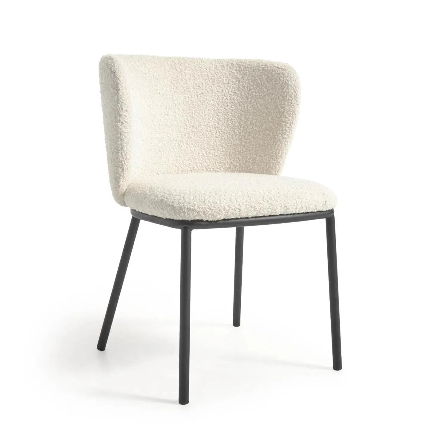 3D-Modell des Ciselia Stuhls: Weißes Bouclé, modernes Design, hoher Komfort, robuste Bauweise, ideal für AR.