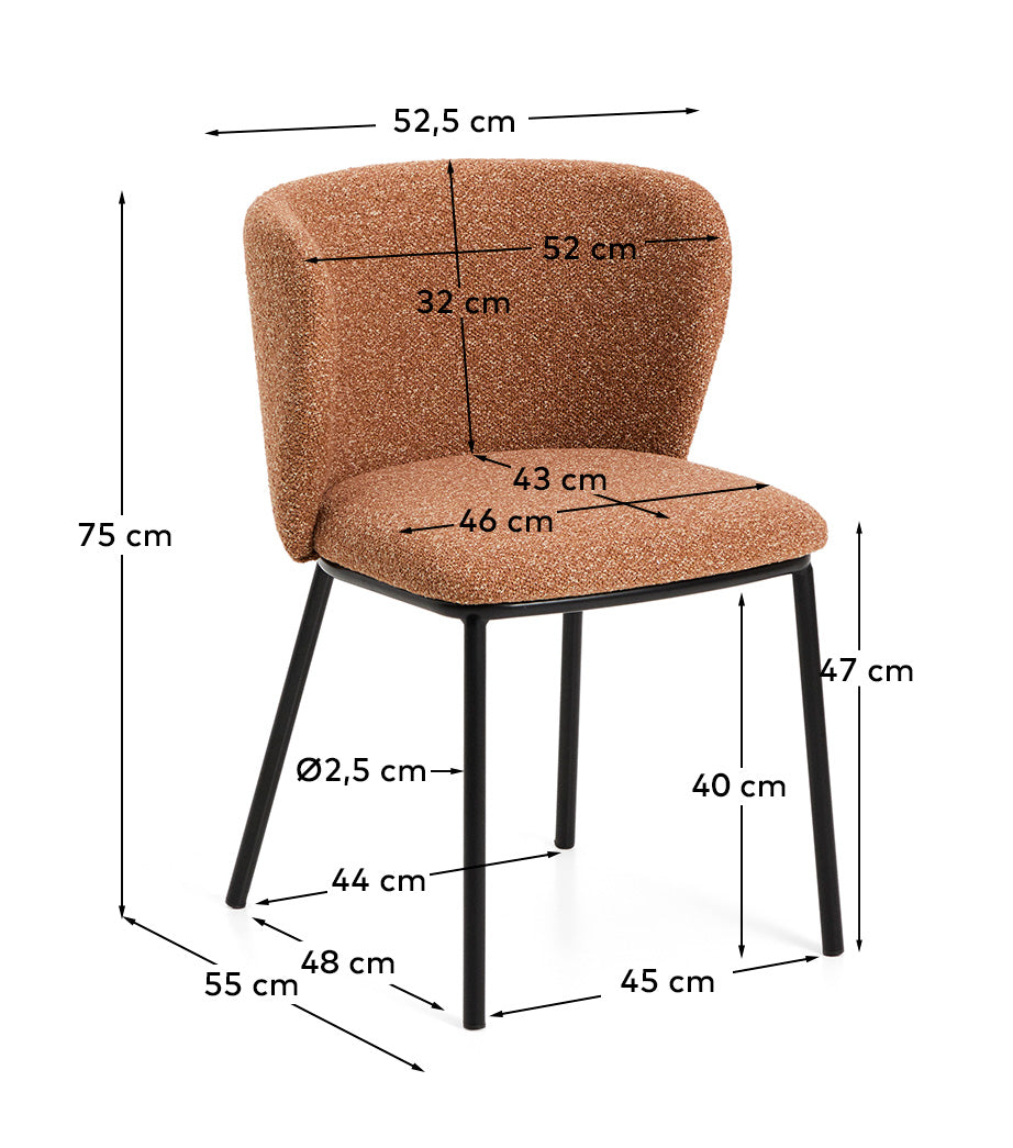 Stuhl Ciselia in dicker, terrakottafarbener Chenille mit Stahlbeinen mit schwarzem Finish, FSC Mix Credit in Terrakotta präsentiert im Onlineshop von KAQTU Design AG. Stuhl ist von Kave Home