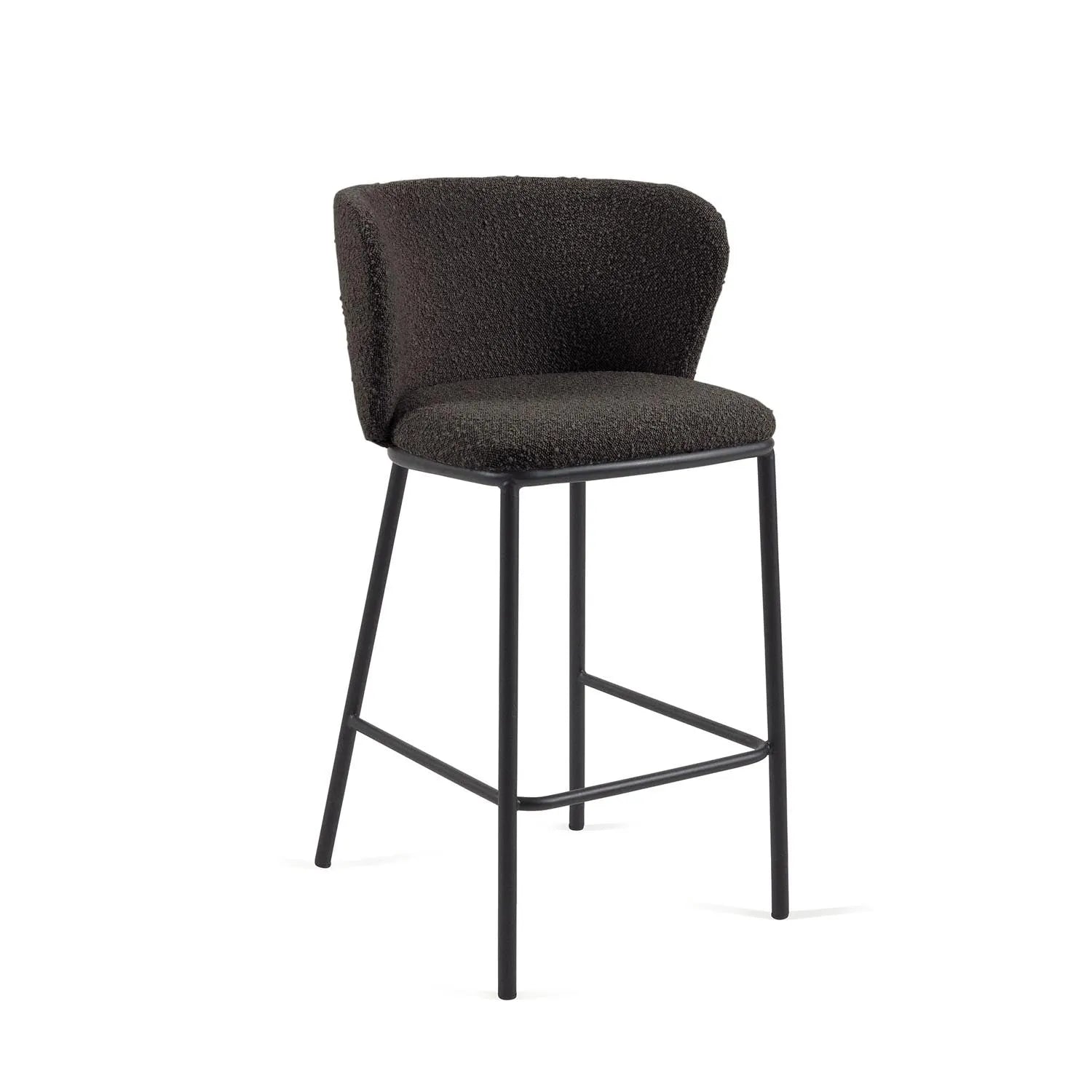3D-Modell des Ciselia Hockers, 65 cm hoch, mit schwarzem Bouclé-Bezug, ideal für moderne Küchen und Bars, stilvoll und komfortabel.