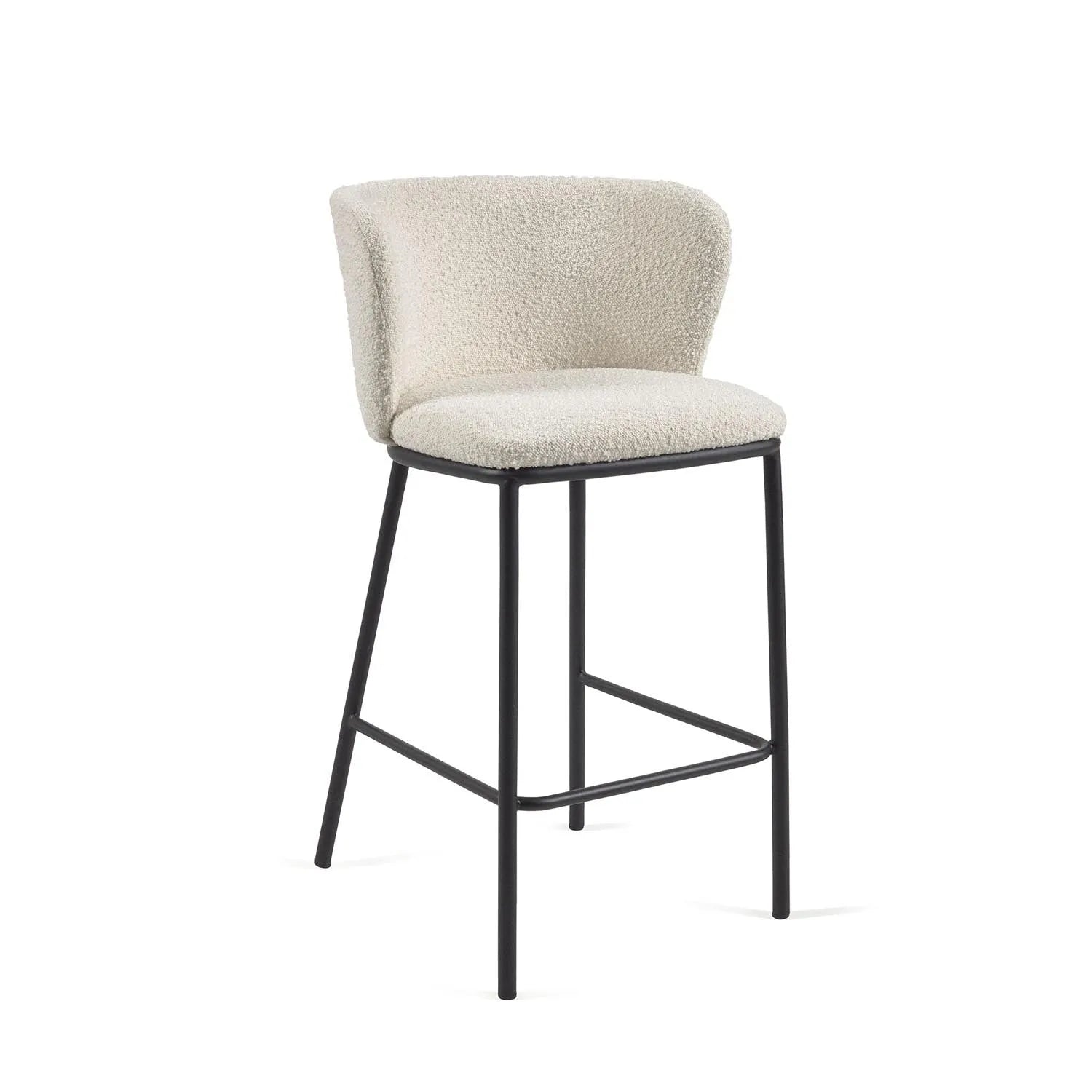 3D-Modell des Ciselia Hockers, 65 cm hoch, weißer Bouclé-Bezug, elegant und modern, ideal für Küchen und Bars.