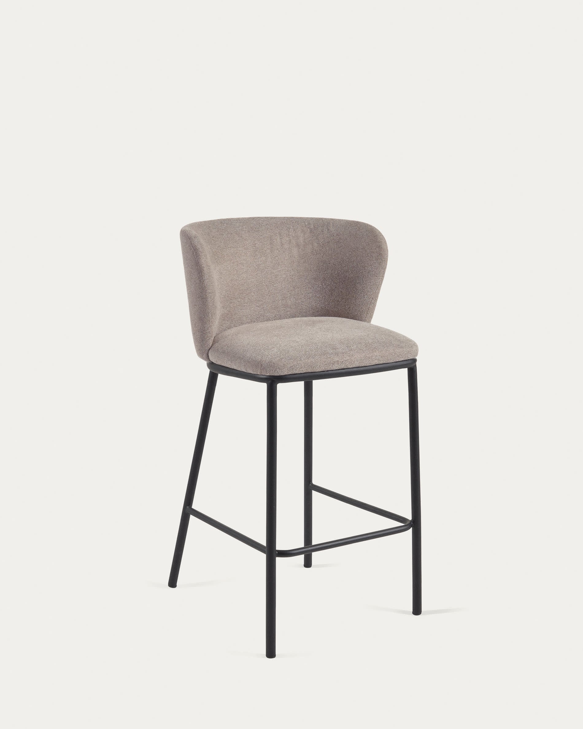 3D-Modell des Ciselia Hockers in hellbrauner Chenille, 65 cm hoch, ideal für Bars und Küchentheken.