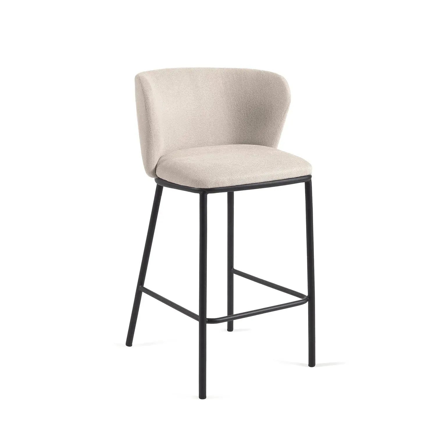 3D-Modell des Ciselia Hockers aus beiger Chenille, 65 cm hoch, elegant und ideal für Bars und Küchentheken.