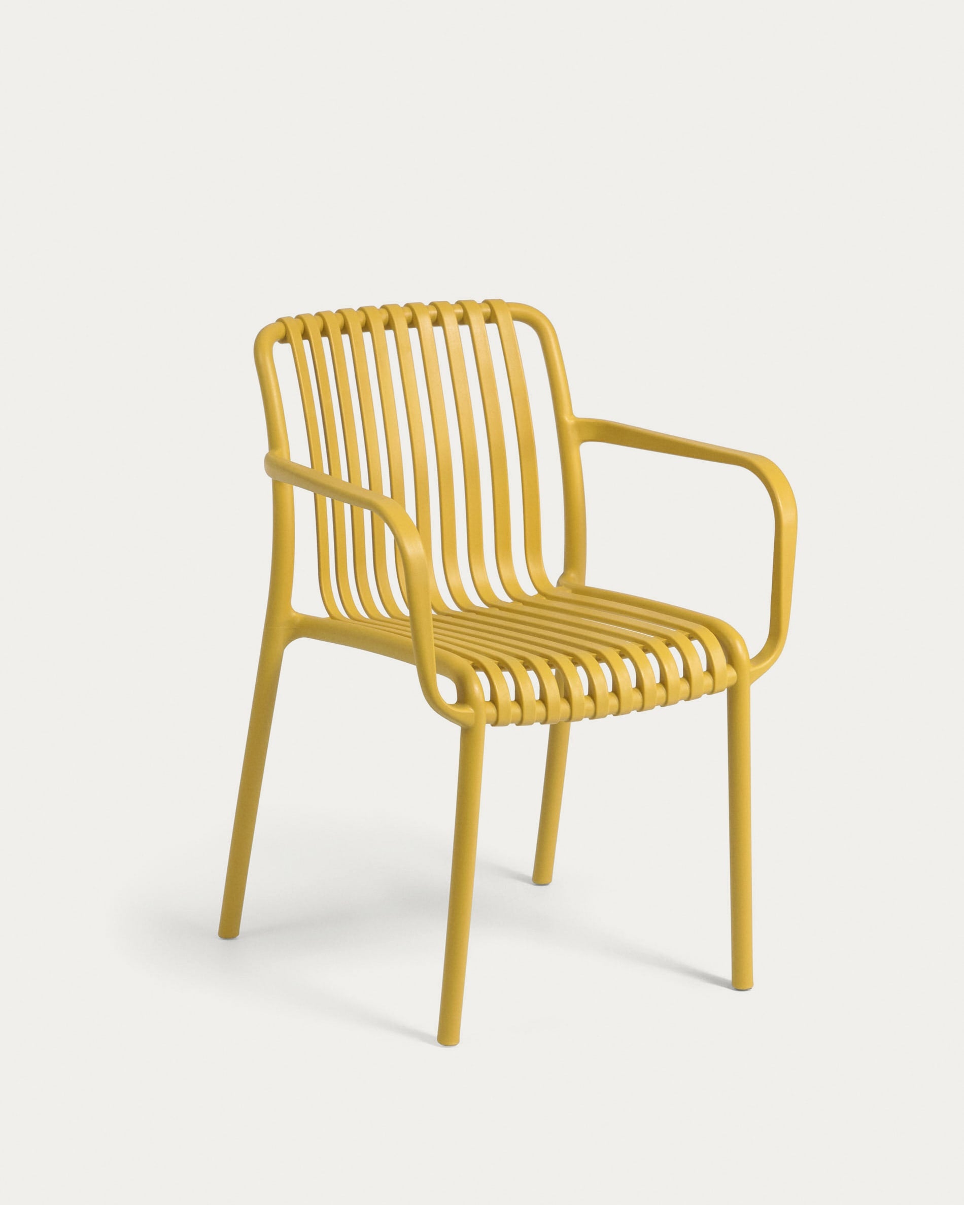 3D-Modell eines gelben, stapelbaren Outdoor-Stuhls Isabellini, ergonomisch, UV-beständig, ideal für Garten.