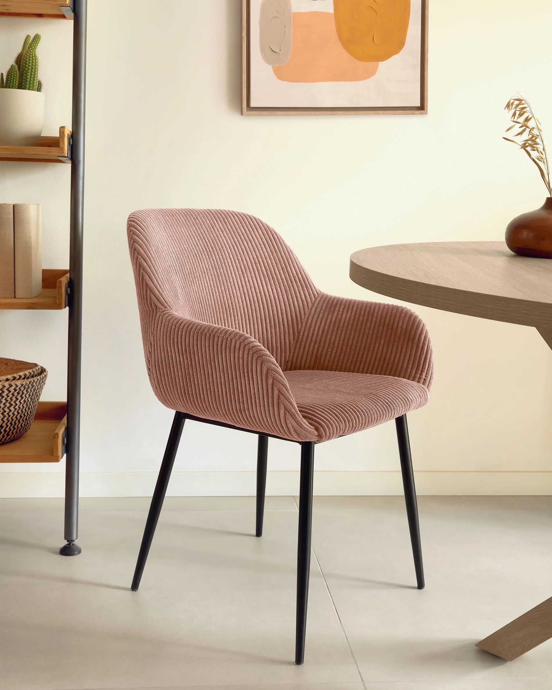 Runder Tisch Argo Ø 120 cm, Melaminoberfläche in natürlicher Holzoptik, stabile Stahlbeine, perfekt für modernes und vielseitiges Wohnen.