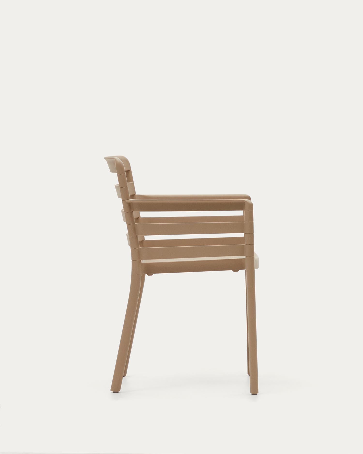 Nariet stapelbarer Gartenstuhl aus Kunststoff in Beige
