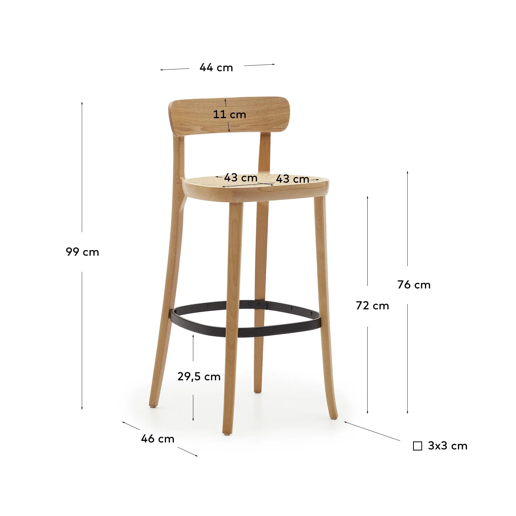 Der Romane Hocker vereint Buchenholz, Eschenfurnier und Rattan zu einem eleganten, stabilen Sitzmöbel für moderne Kücheninseln.