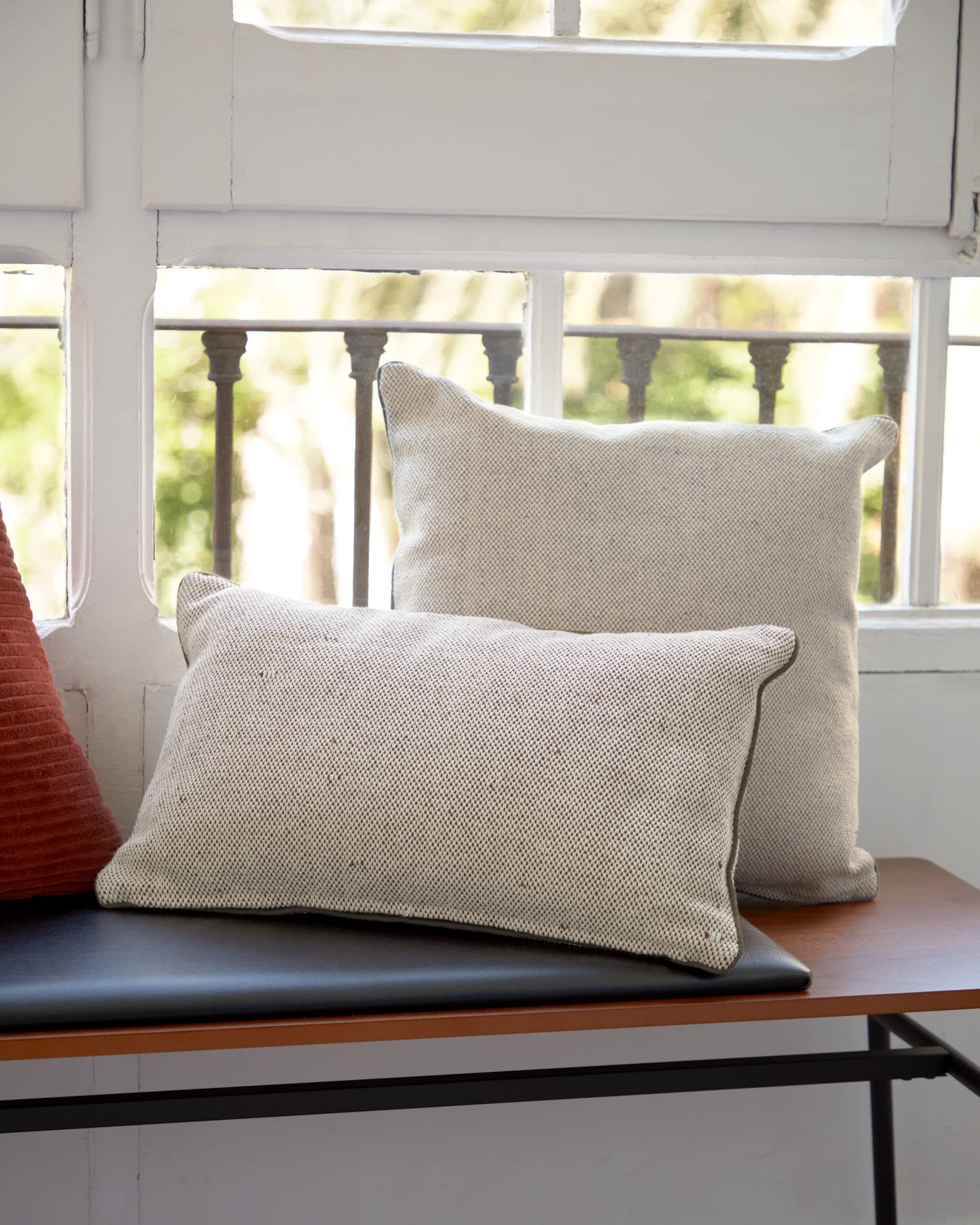 Weiche Kissenfüllung von Kave Home, ideal für 30x50 cm Bezüge. Perfekt für Komfort und Stil in Ihrem Zuhause.