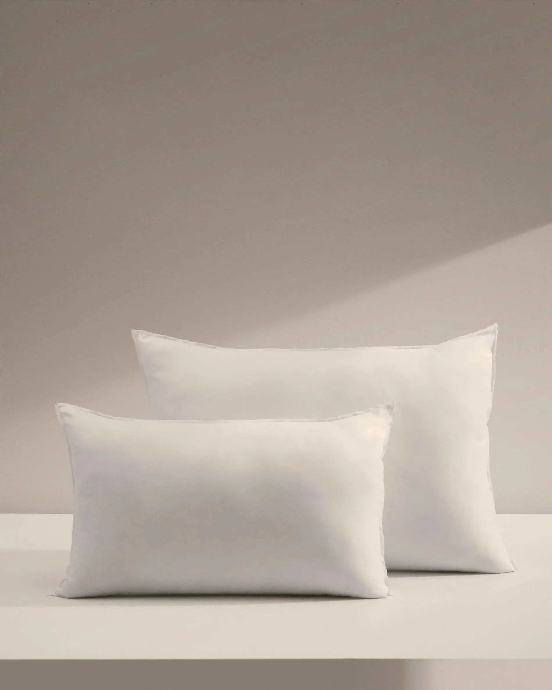 Fluff Kissenfüllung von Kave Home, passend für 40x60 cm Bezüge. Bietet optimalen Komfort und ergänzt Ihre Wohnraumdekoration.