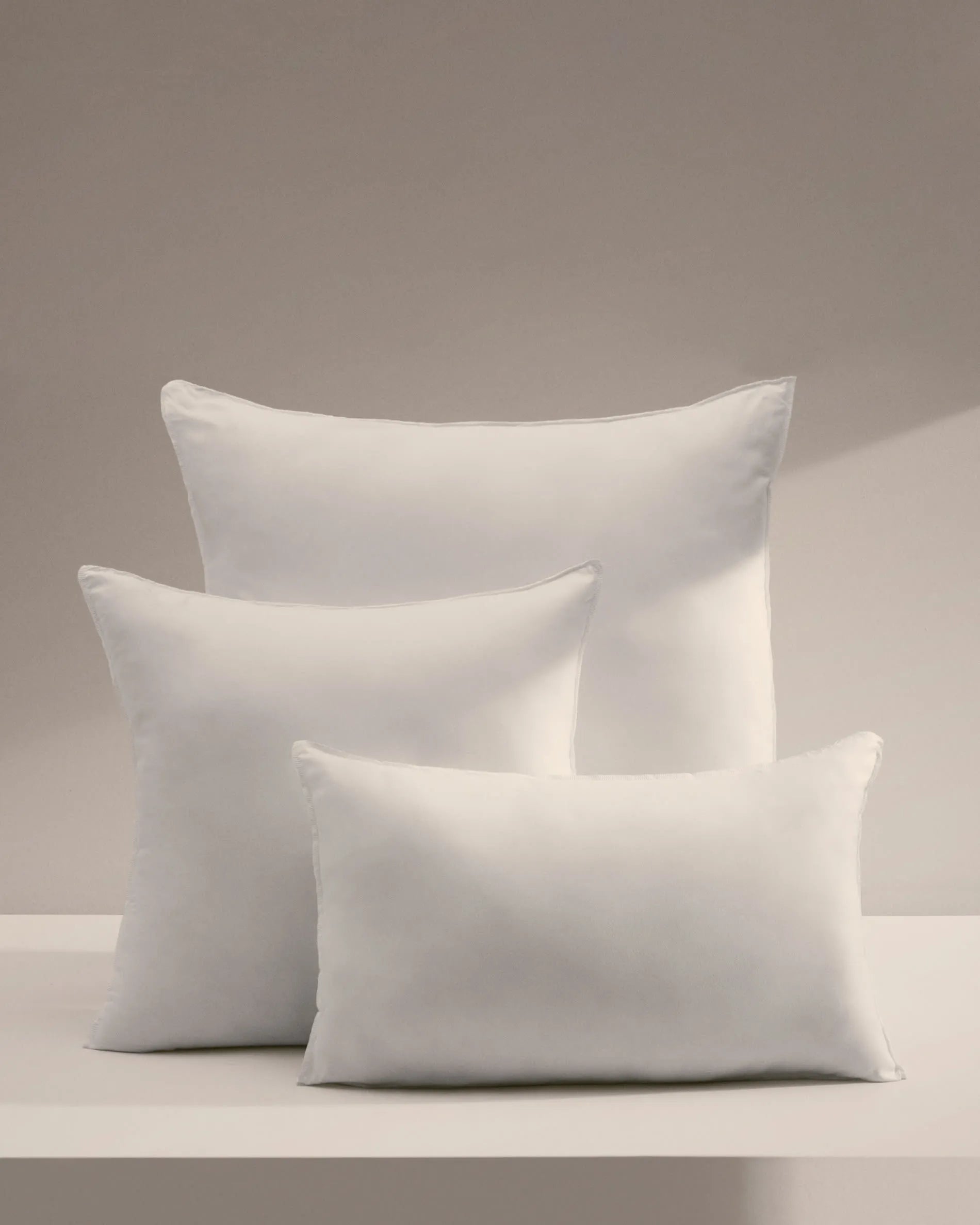 Kave Home Fluff Kissenfüllung, ideal für 40x60 cm Bezüge. Perfekt für Komfort und stilvolle Wohnraumgestaltung.