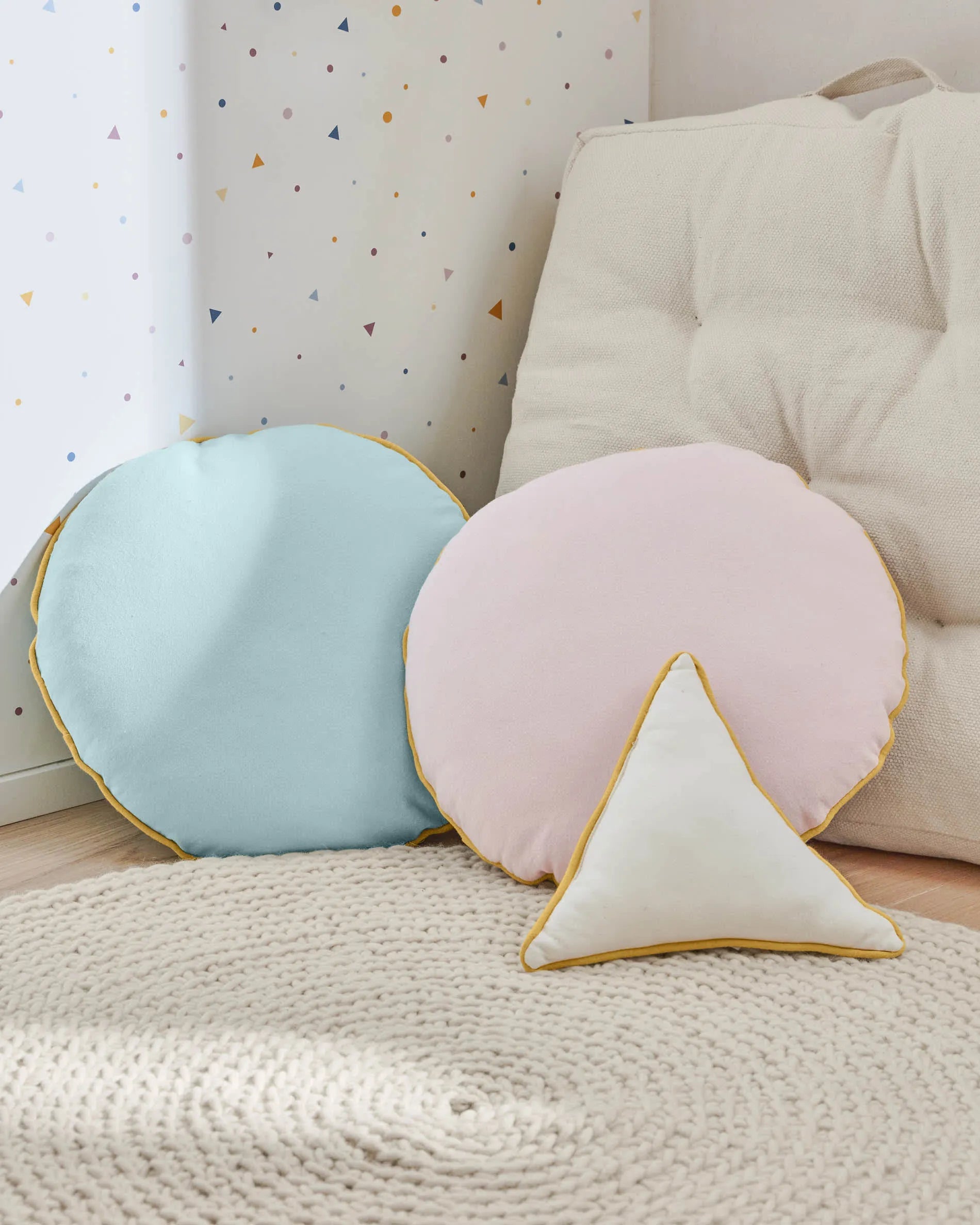Weiche und bequeme Kissenfüllung Ø 45 cm von Kave Home, ideal für Ihre Kissenbezüge, langlebig und hochwertig.