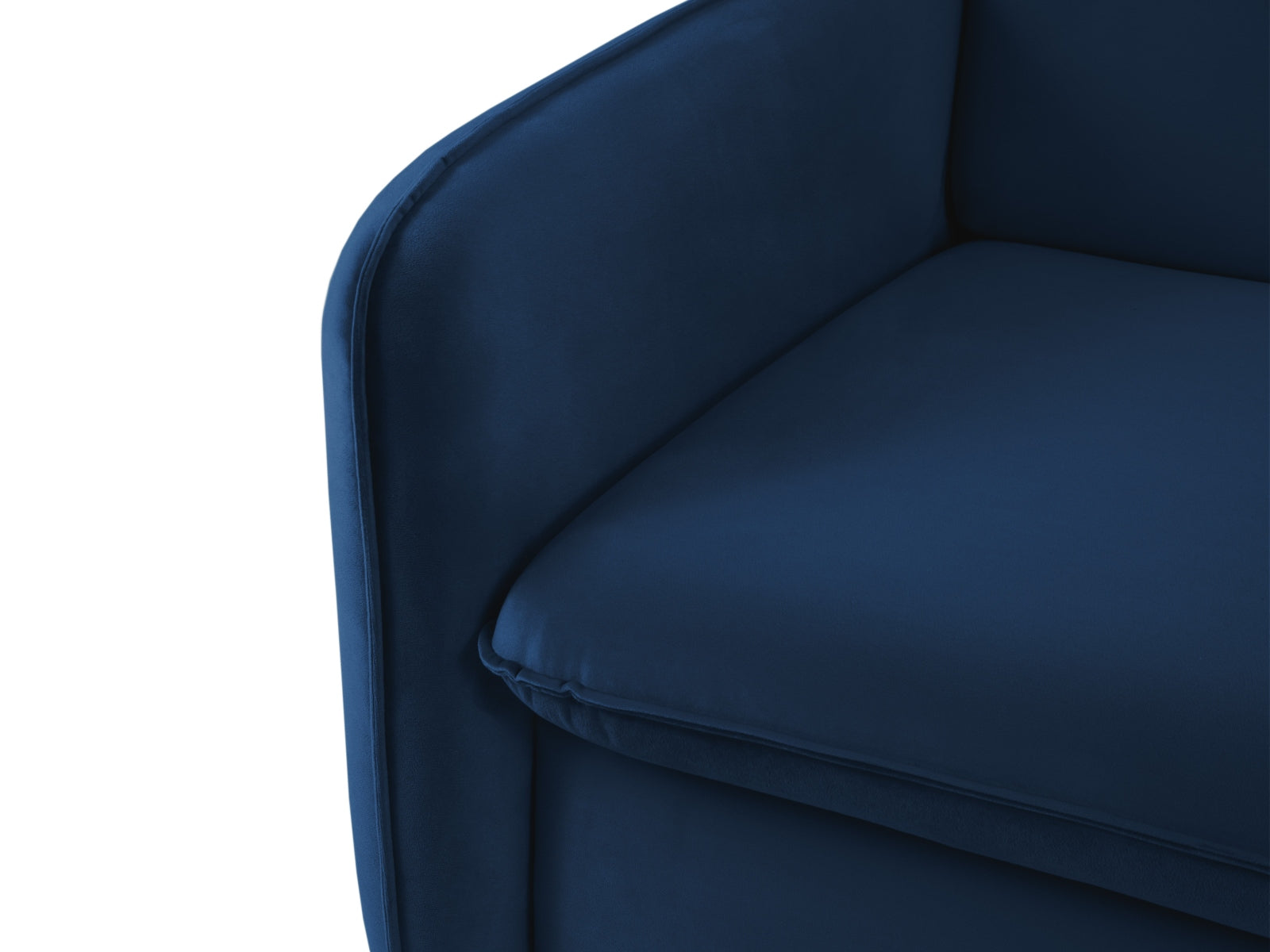 Erleben Sie das vielseitige Vienna Velour Sofa mit Schlaffunktion von Cosmopolitan Design – ideal für kleine Räume und gemütliche Übernachtungen.