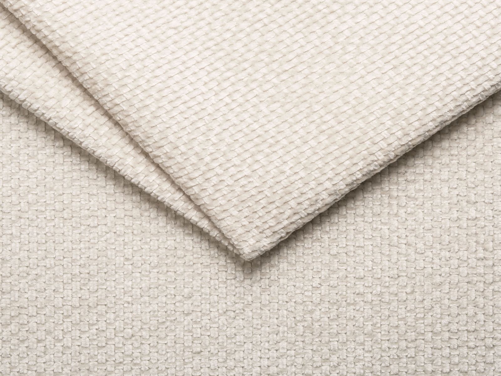 Modernes 2-Sitzer Sofa Aveiro in neutralem Beige, perfekt für gemütliche Wohnzimmer und stilvolle Einrichtung, erhältlich bei Cosmopolitan Design.
