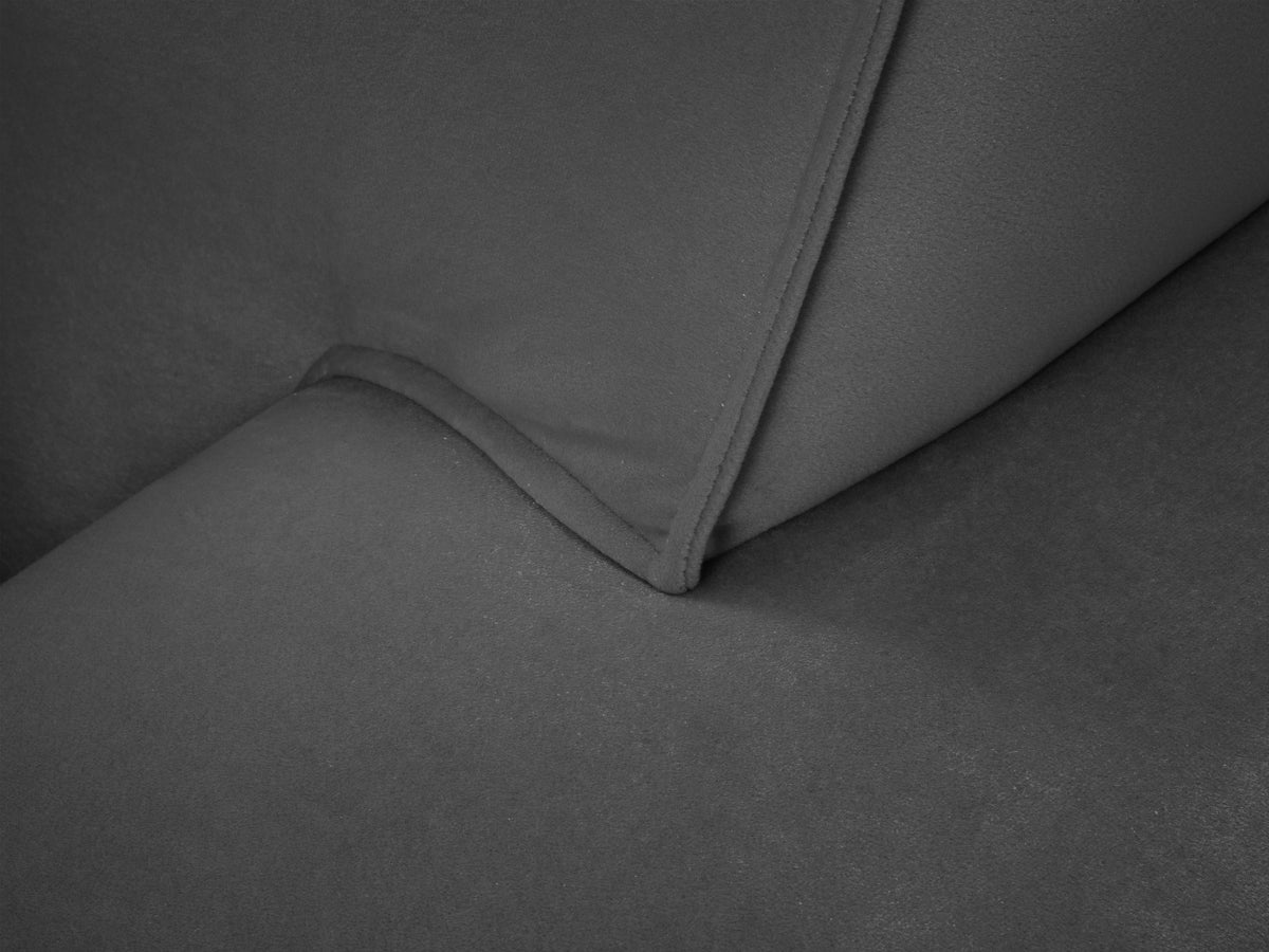 Zweisitzer-Sofa Siena in Beige-Salvador-Samt mit schwarzen Kunststoffbeinen, gepolsterter Sitzfläche und niedriger Rückenlehne, Frontansicht.