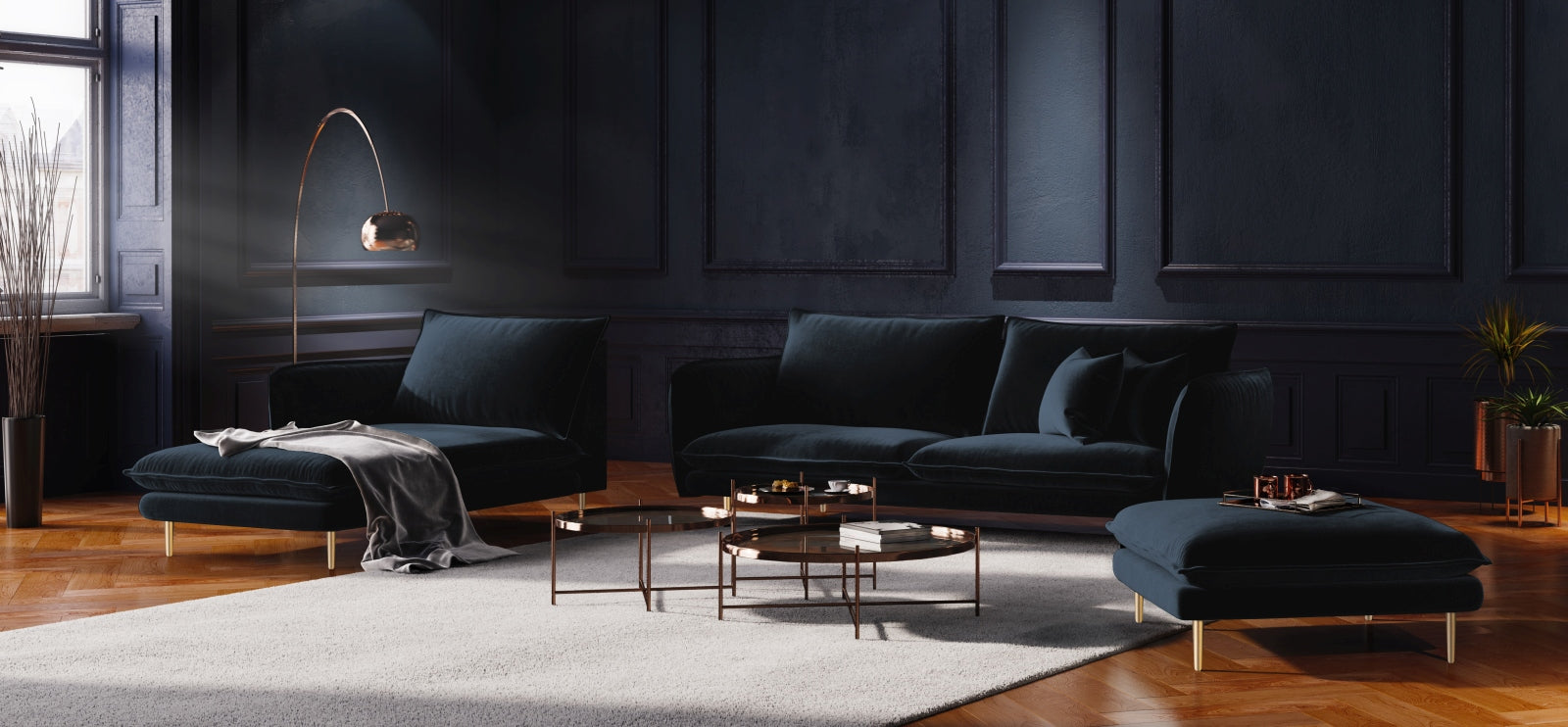 Erleben Sie das elegante Vienna Velour Sofa 2 Sitzer von Cosmopolitan Design – perfekt für stilvolle Akzente und gemütliche Stunden in jedem Raum.