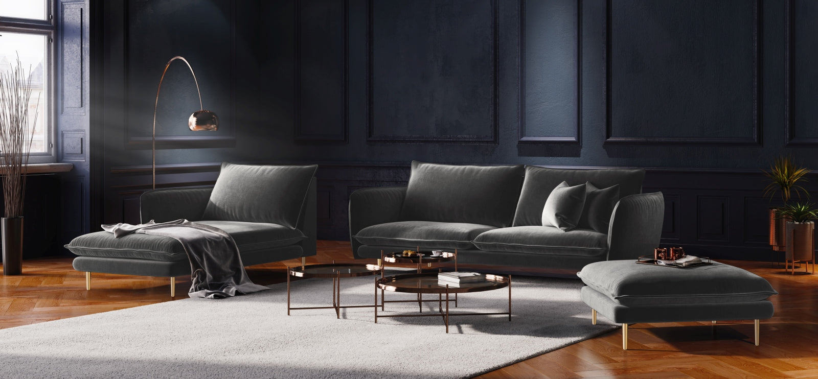 Entdecken Sie das stilvolle Vienna Velour Sofa 2 Sitzer von Cosmopolitan Design. Perfekt für kleine Räume, vereint es Eleganz und Komfort.