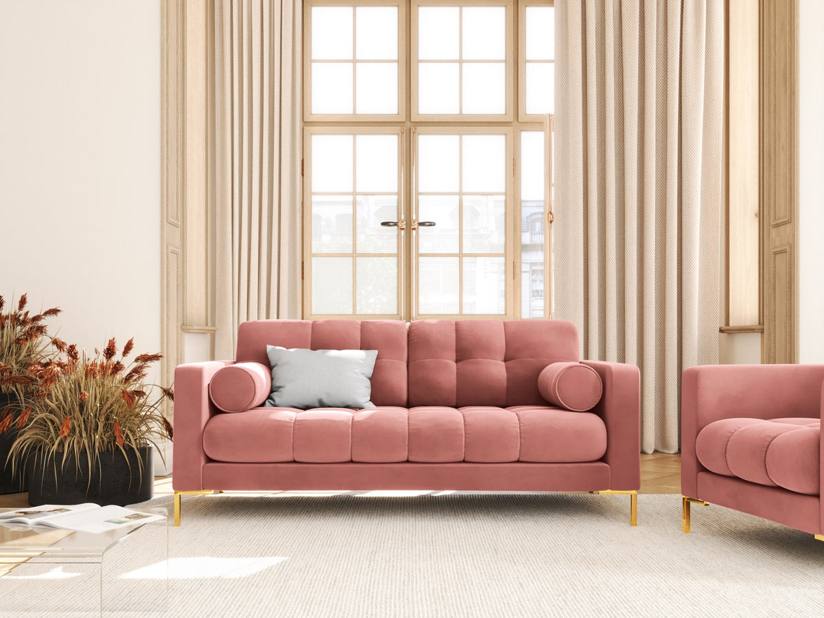 Zweisitziges Sofa Bali mit Stoffbezug, Dekokissen und schlanken Metallbeinen