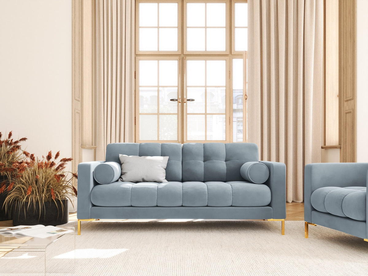 Zweisitziges Sofa Bali mit Stoffbezug, Dekokissen und schlanken Metallbeinen