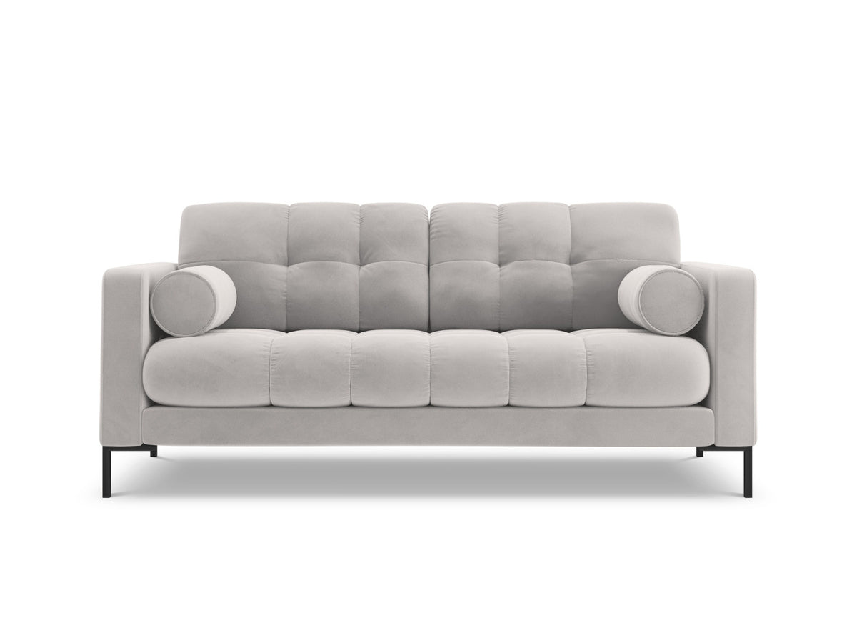 Zweisitziges Sofa Bali mit Stoffbezug, Dekokissen und schlanken Metallbeinen