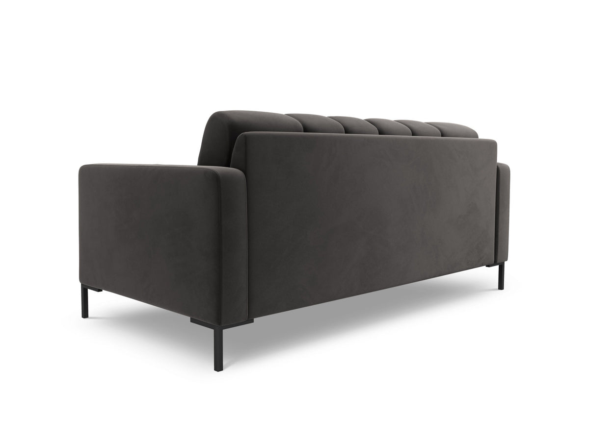 Zweisitziges Sofa Bali mit Stoffbezug, Dekokissen und schlanken Metallbeinen
