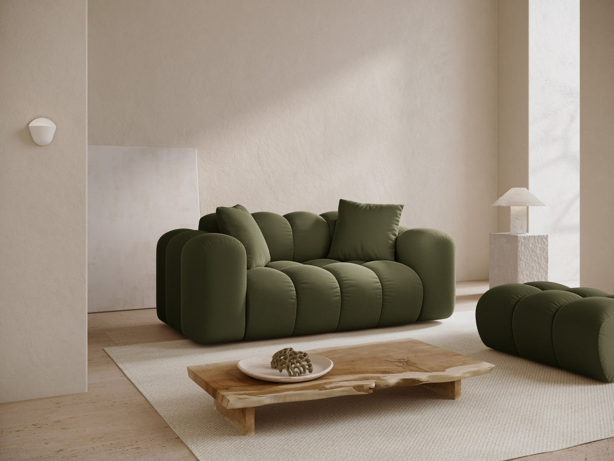 2-Sitzer Sofa Treno in Green-Bluvel präsentiert im Onlineshop von KAQTU Design AG. 2er Sofa ist von Cosmopolitan Design