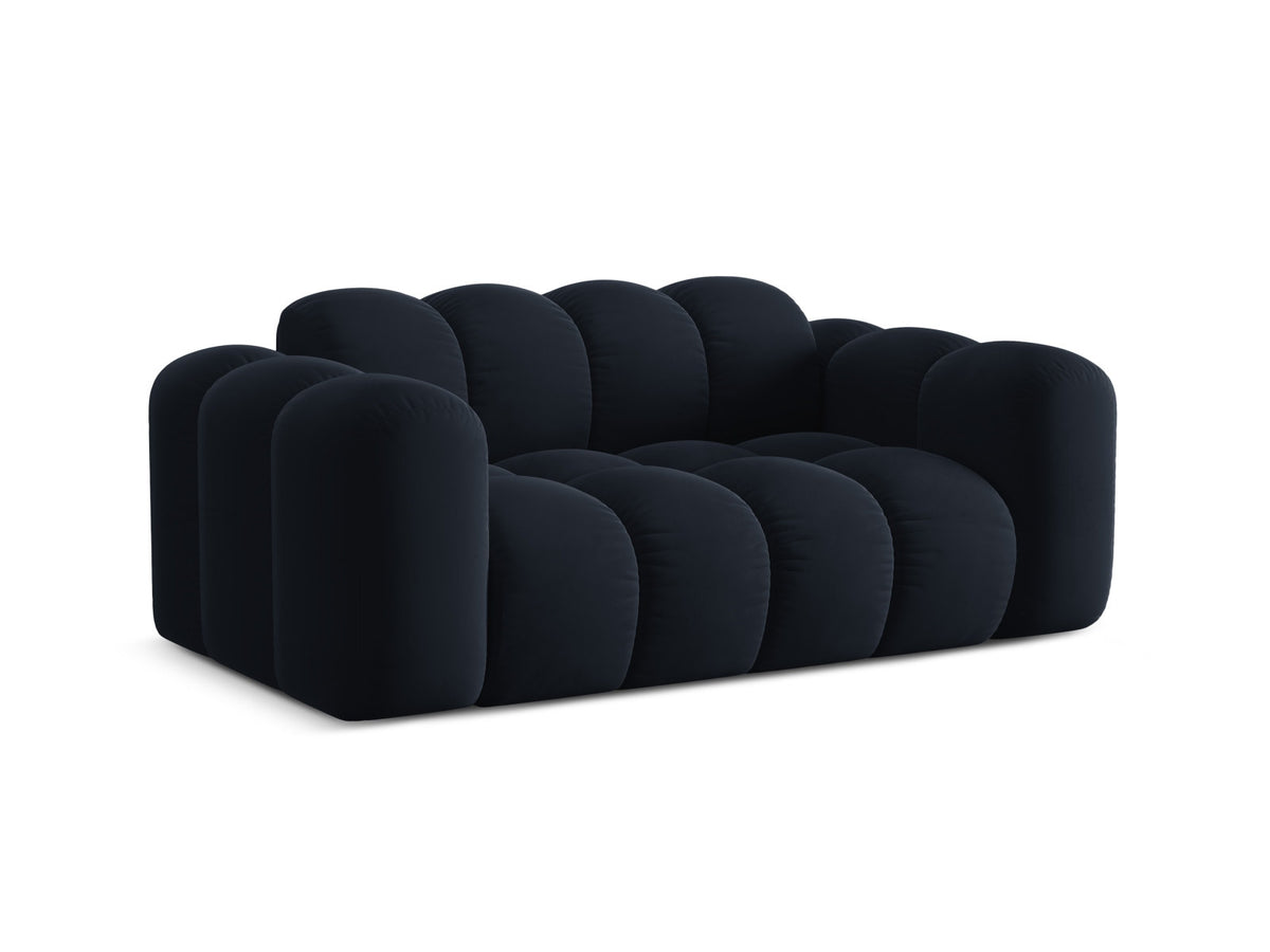2-Sitzer Sofa Treno in Dark Blue-Bluvel präsentiert im Onlineshop von KAQTU Design AG. 2er Sofa ist von Cosmopolitan Design
