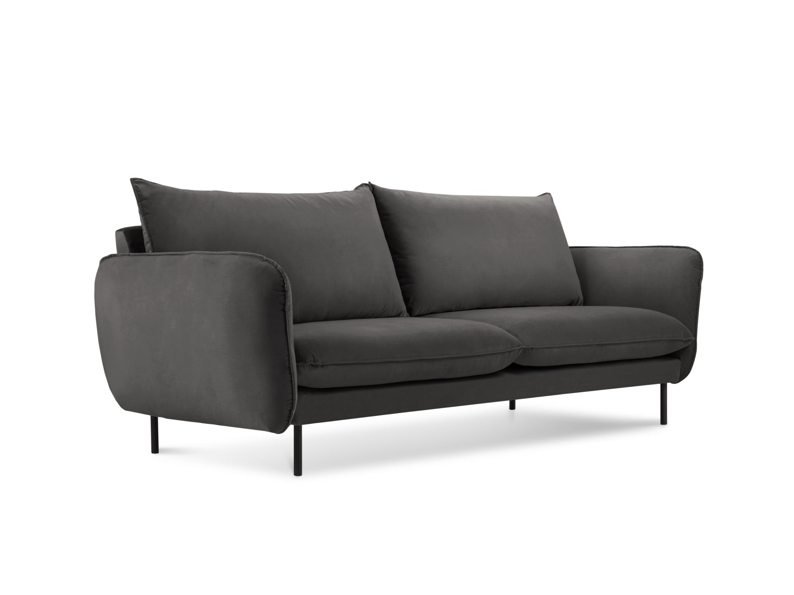 Erleben Sie das elegante Vienna Velour Sofa 2 Sitzer von Cosmopolitan Design. Perfekt für kompakte Wohnräume, vereint es Komfort und stilvolles Design.