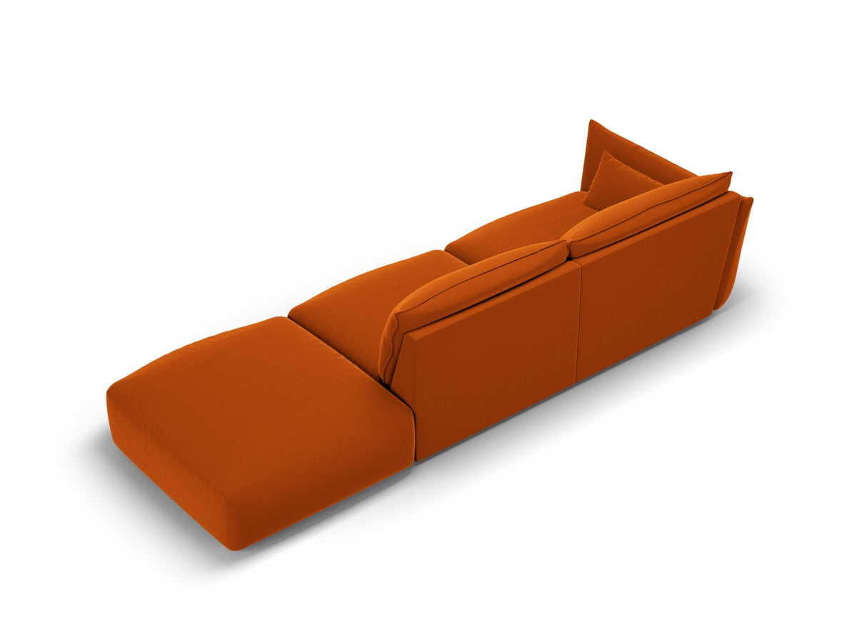 4er Sofa Matera mit Rückenlehne und Ottoman, Stoffbezug, kurze schwarze Beine