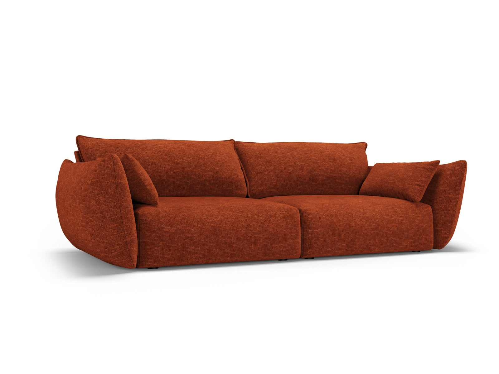 Elegantes 3-Sitzer Sofa Matera in warmem Terracotta, ideal für stilvolle Wohnräume, erhältlich bei KAQTU Design AG.